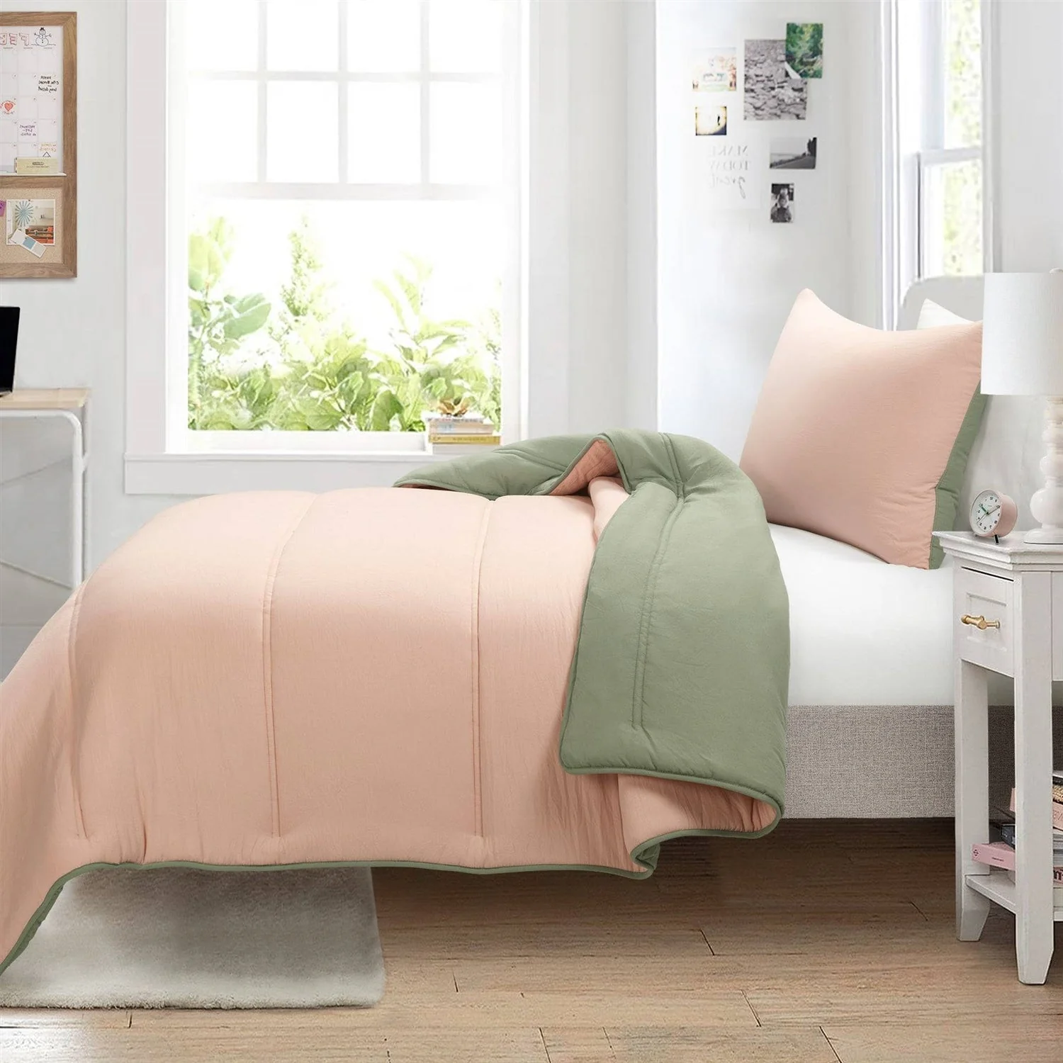Full/Queen Soft Lightweight Reversible Quilted Comforter Set in Green/Pink - Image 4