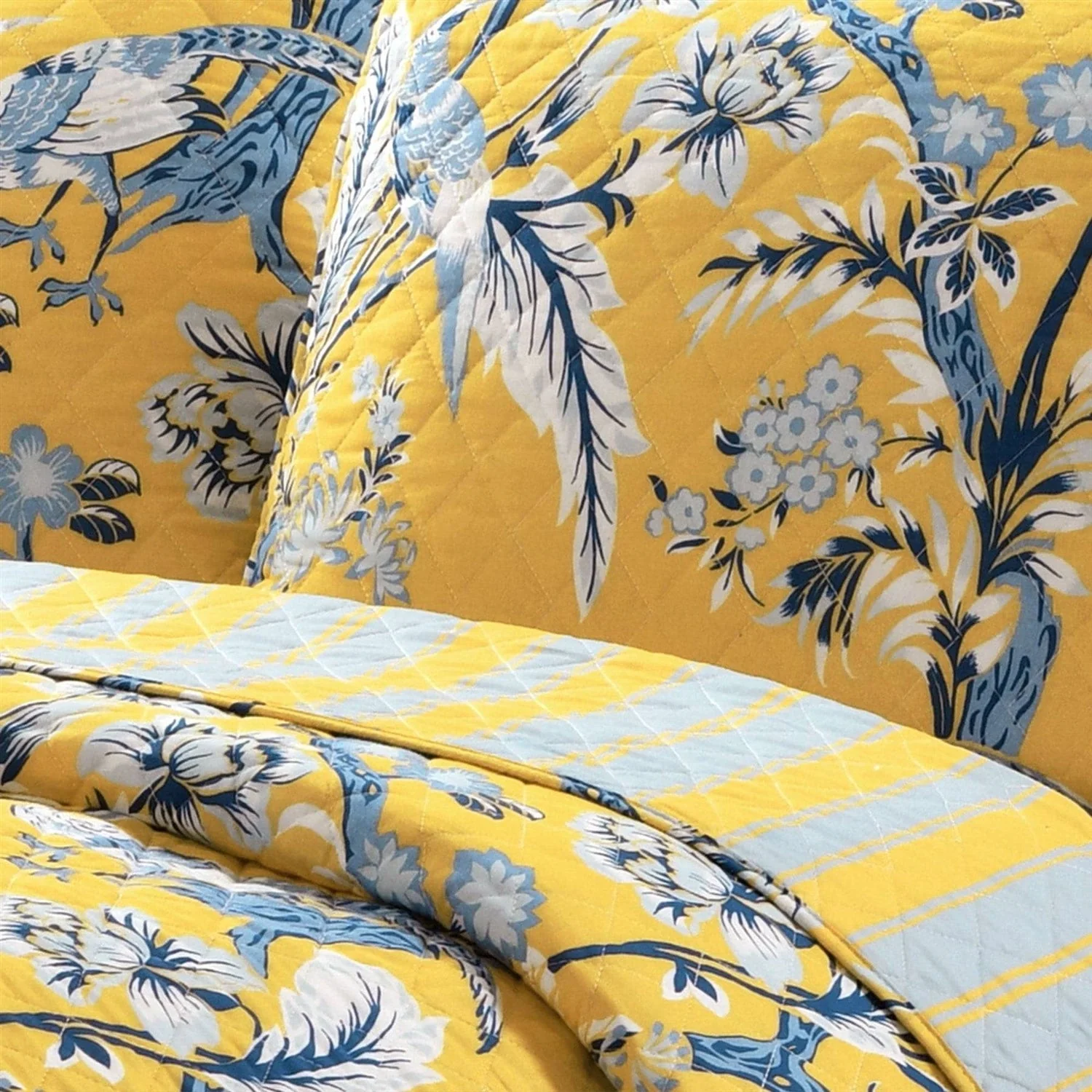 Full/Queen Yellow Blue Peacocks Floral Lightweight Polyester 3-Piece Quilt Set - Image 4