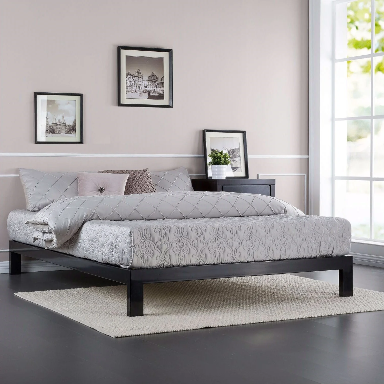 Full size Contemporary Black Metal Platform Bed with Wooden Slats - Image 3