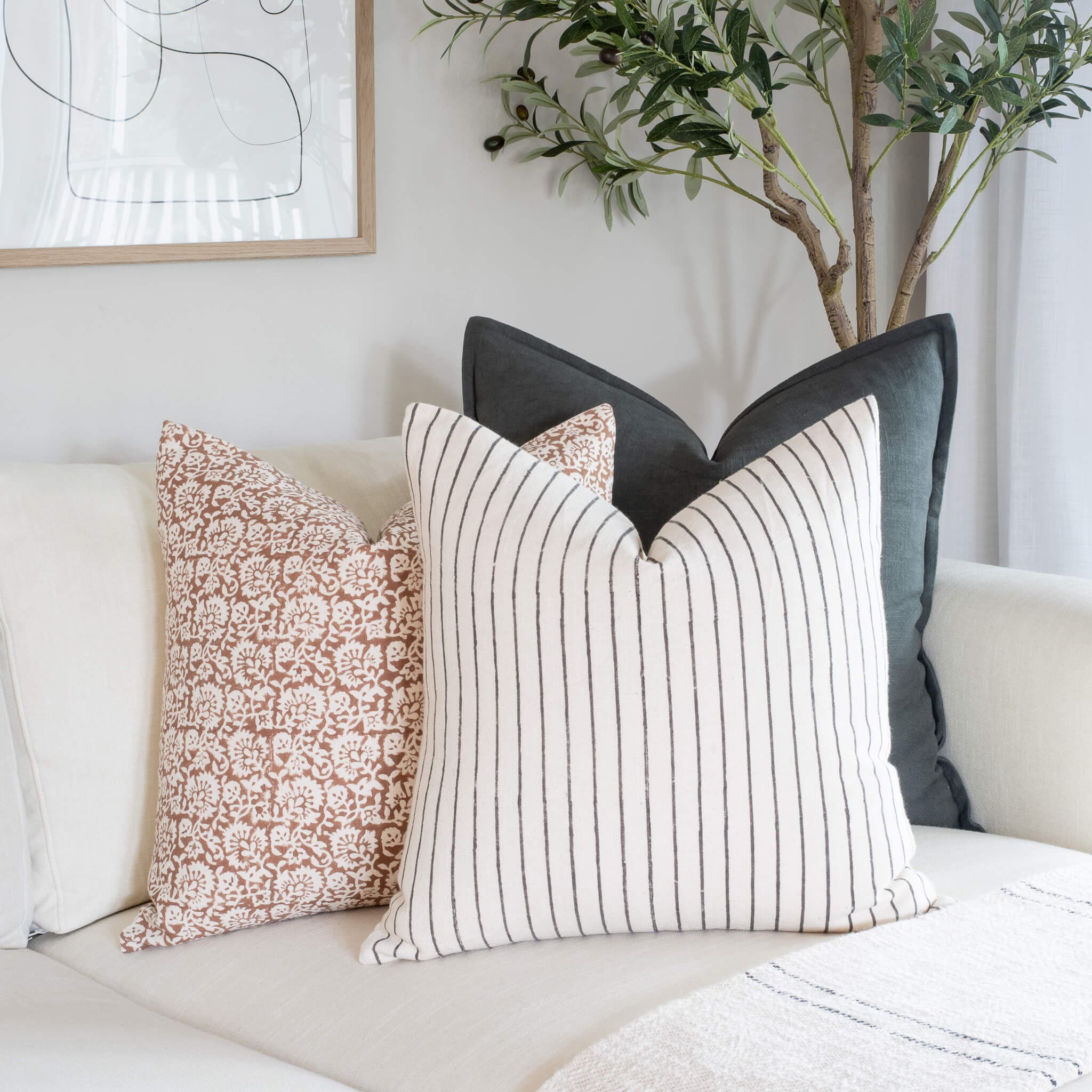 Gávea Solid Color Pillow Cover | Charcoal Gray - Image 10