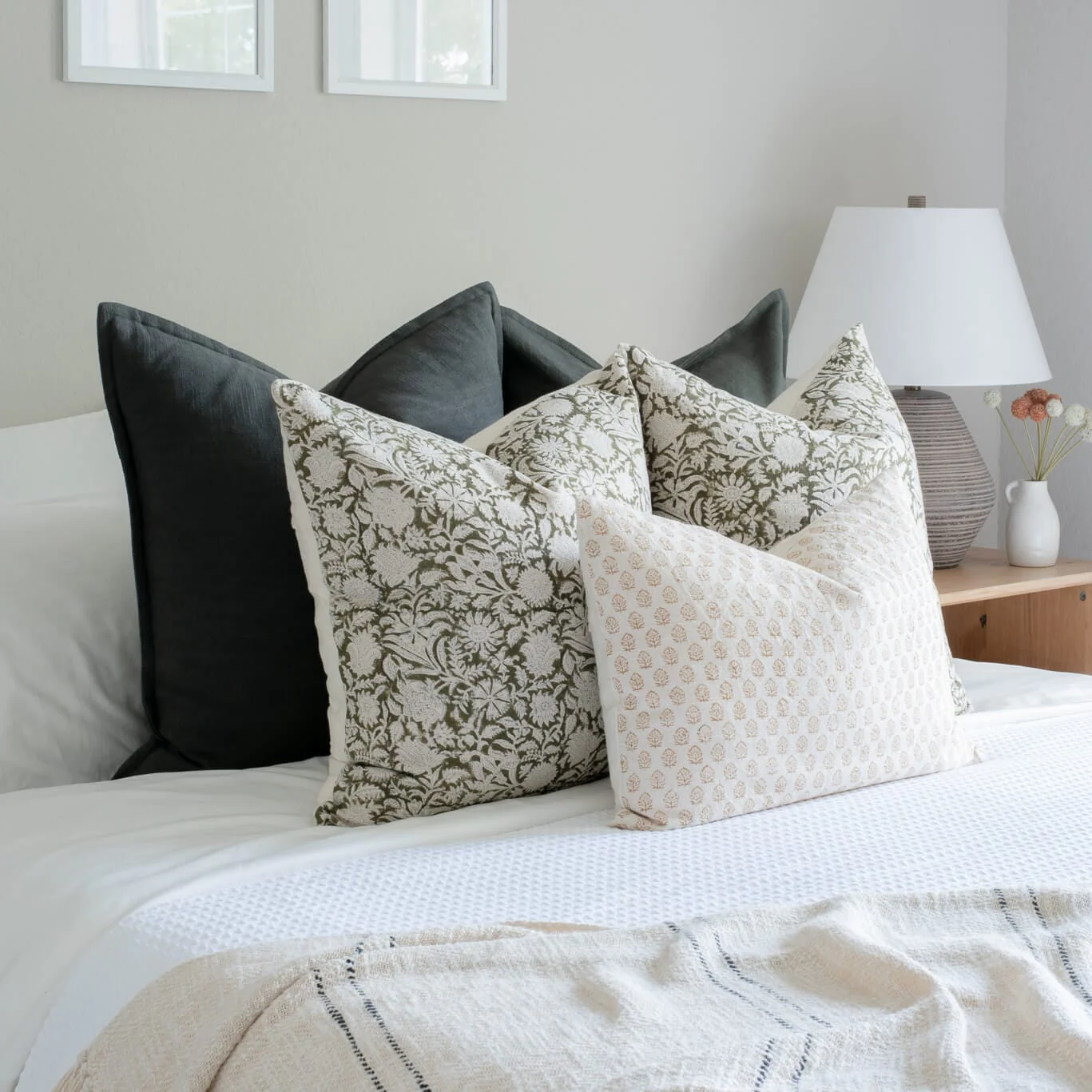 Gávea Solid Color Pillow Cover | Charcoal Gray - Image 11