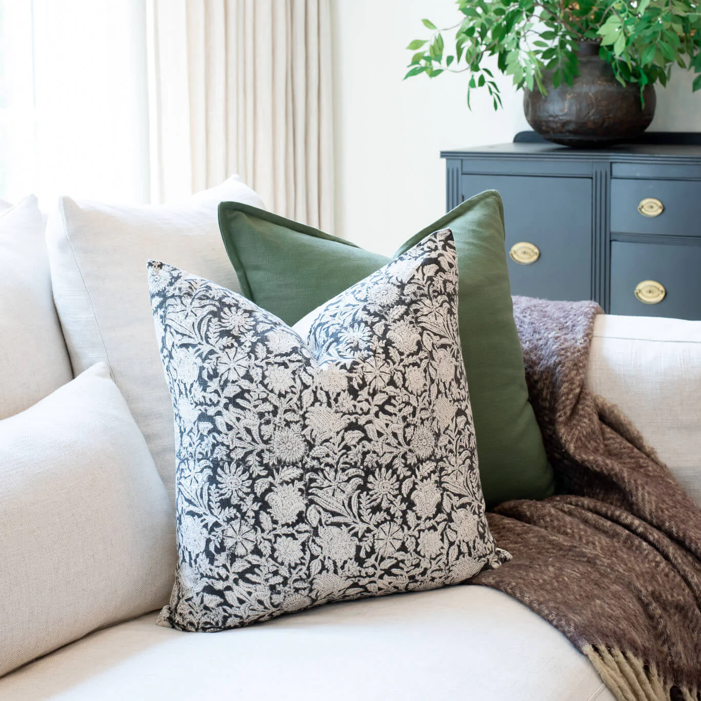 Gávea Solid Color Pillow Cover | Olive Green - Image 3