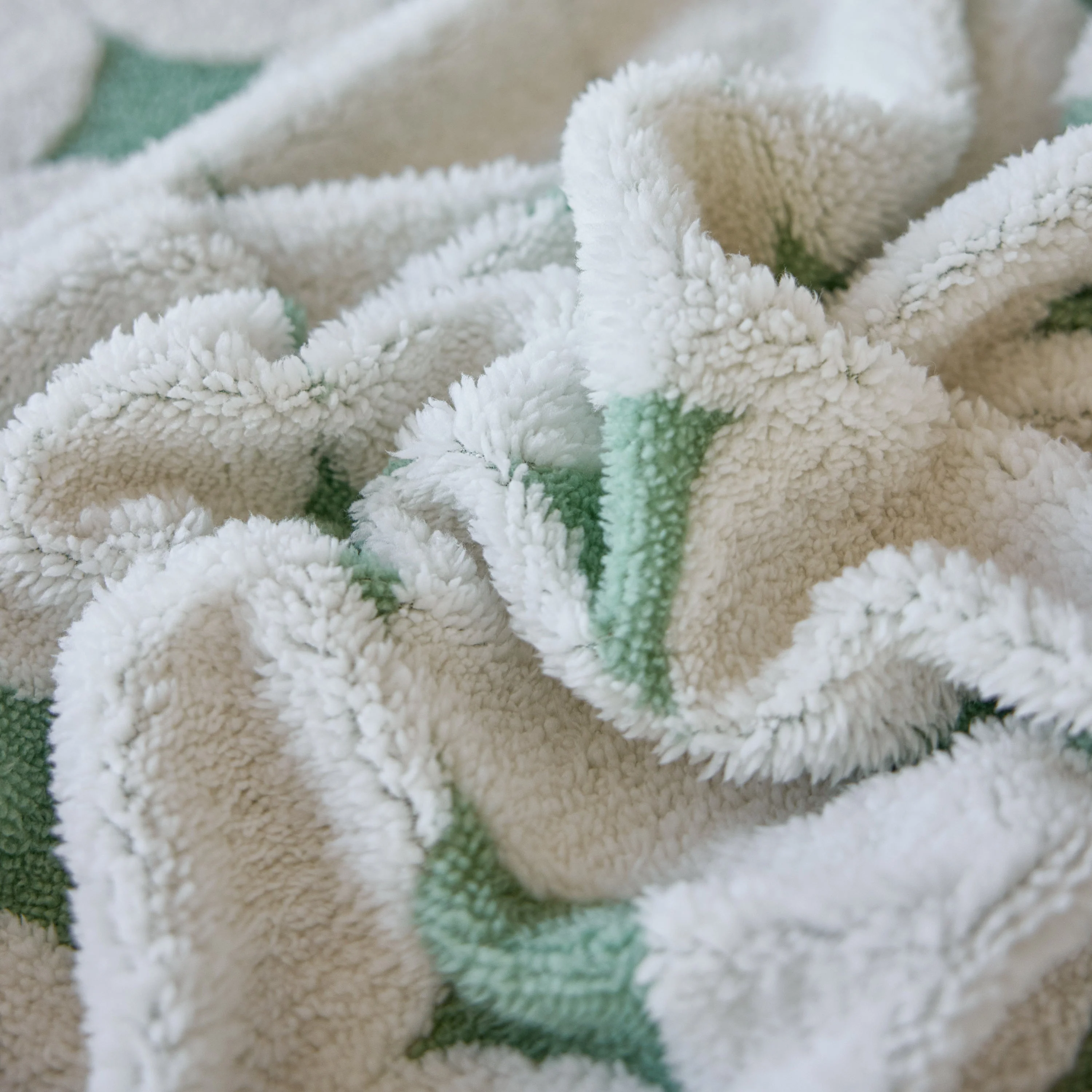 Geometric Jacquard Plush Warm Sofa Couch Cover Coral Fleece Throw Blanket for Couch - Image 5