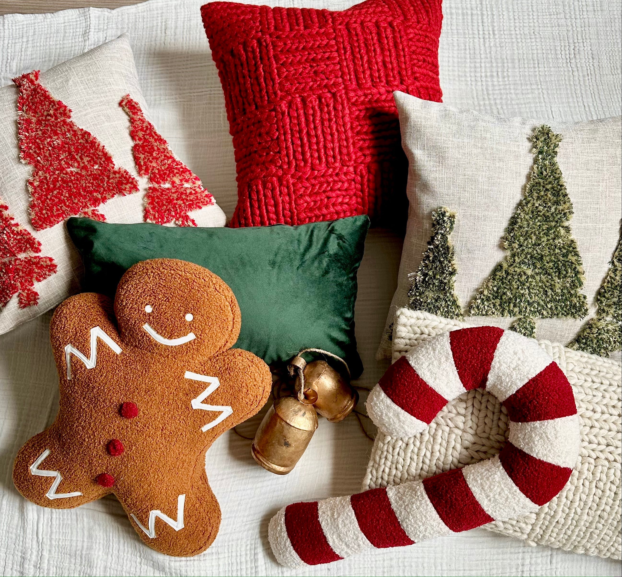 Gingerbread Man & Girl Holiday Pillow Set - Image 4
