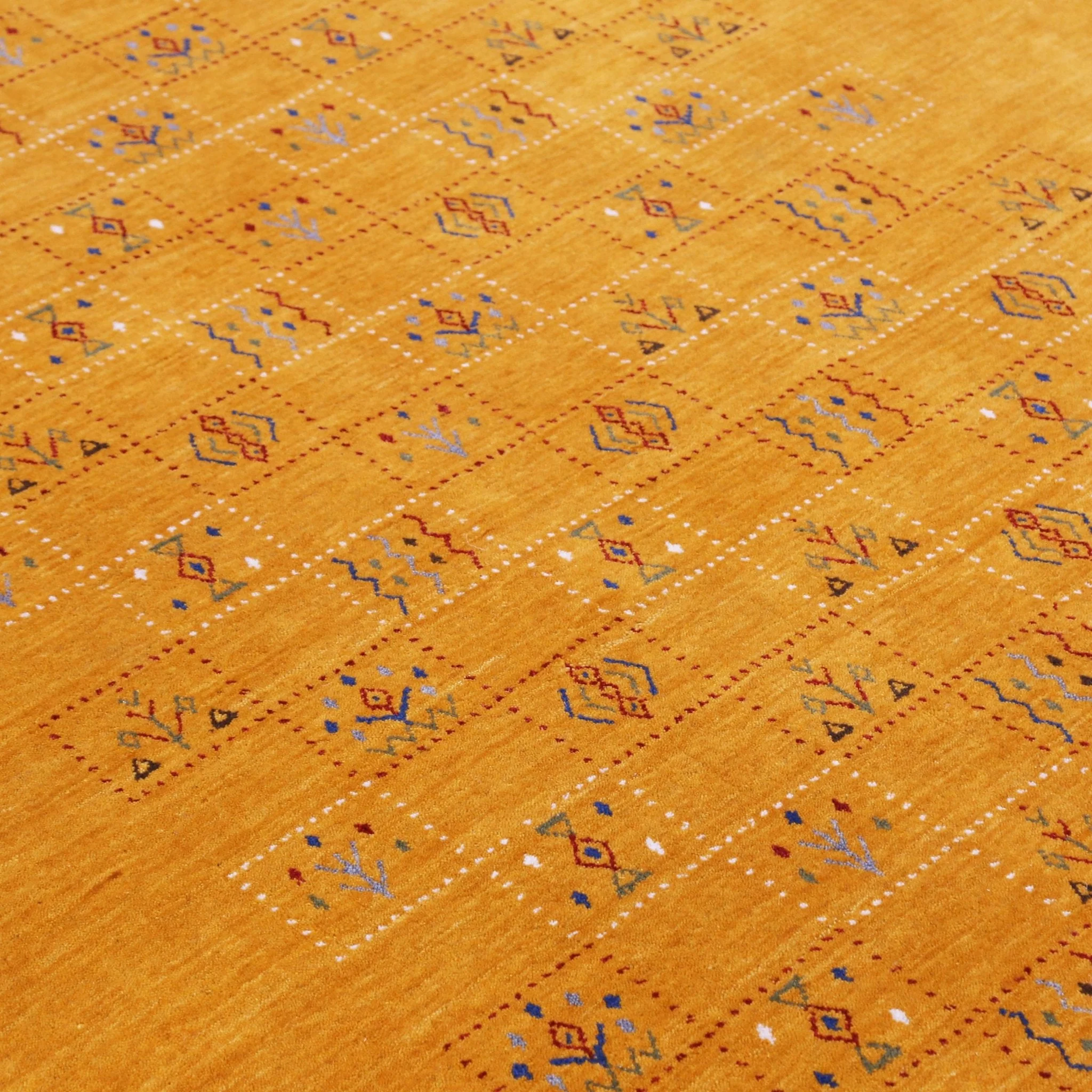 Gold Center Pattern Hand Loomed Wool Area Rug - Image 9