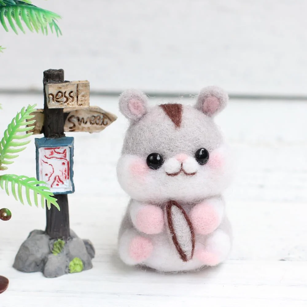 Hamster Needle Felting Kit. Wizardi DIY Wool Craft Kit F07N8-W1 - Image 3