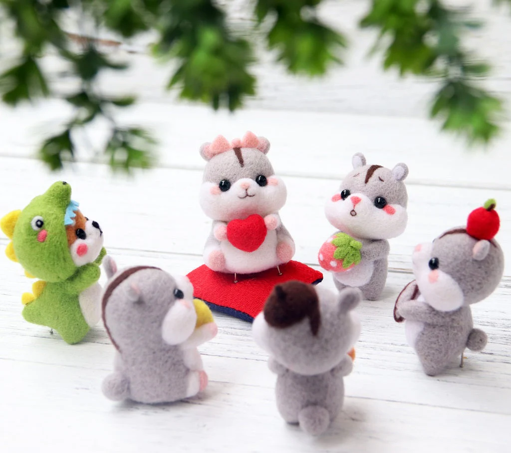 Hamster with Corn Needle Felting Kit. Wizardi DIY Wool Craft Kit F07N8-W130 - Image 2