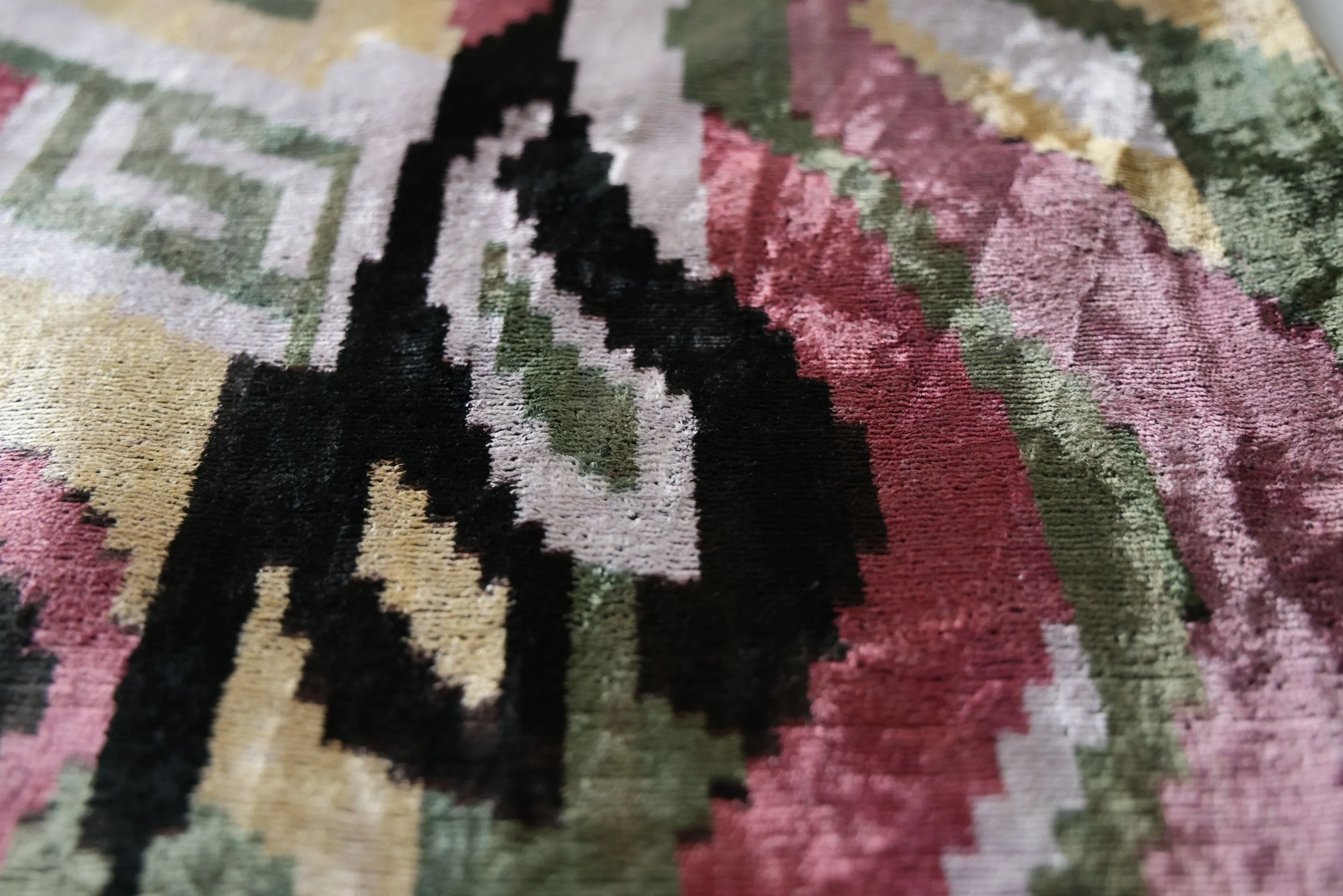 Hand-Knotted Abstract Wave Silk Velvet Lumbar - 16x24 Sage & Mauve - Image 2