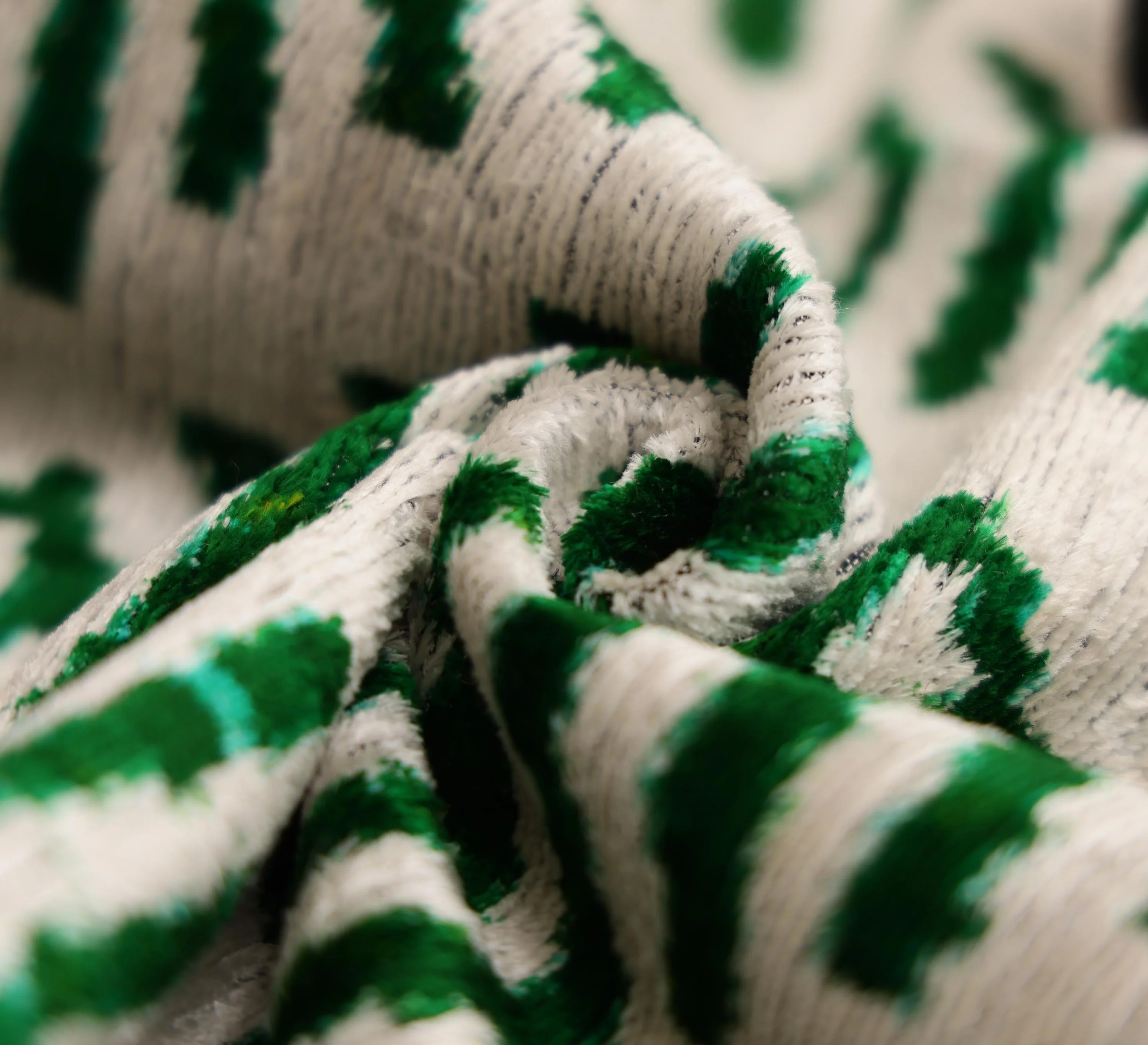 Hand-Knotted Emerald Green Geometric Silk Velvet Pillow - 20x20 Ikat - Image 3