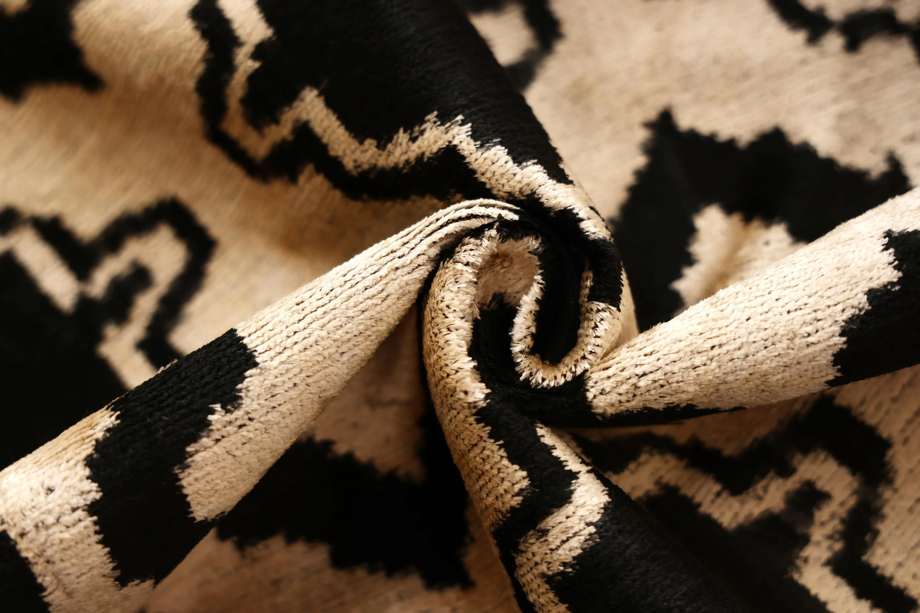 Hand-Knotted Geometric Lattice Silk Velvet Pillow - 20x20 Black & Cream - Image 4