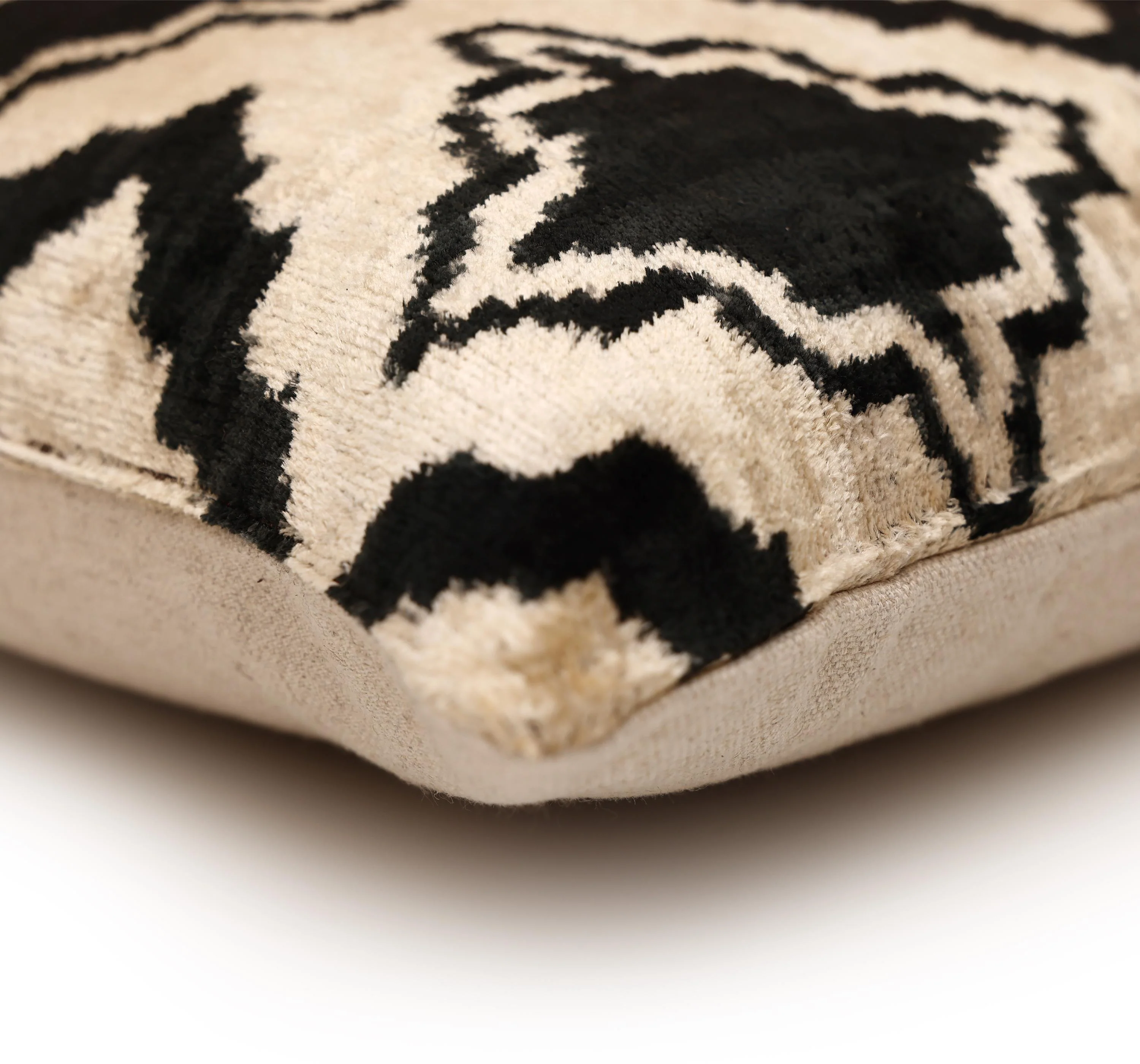 Hand-Knotted Geometric Lattice Silk Velvet Pillow - 20x20 Black & Cream - Image 7