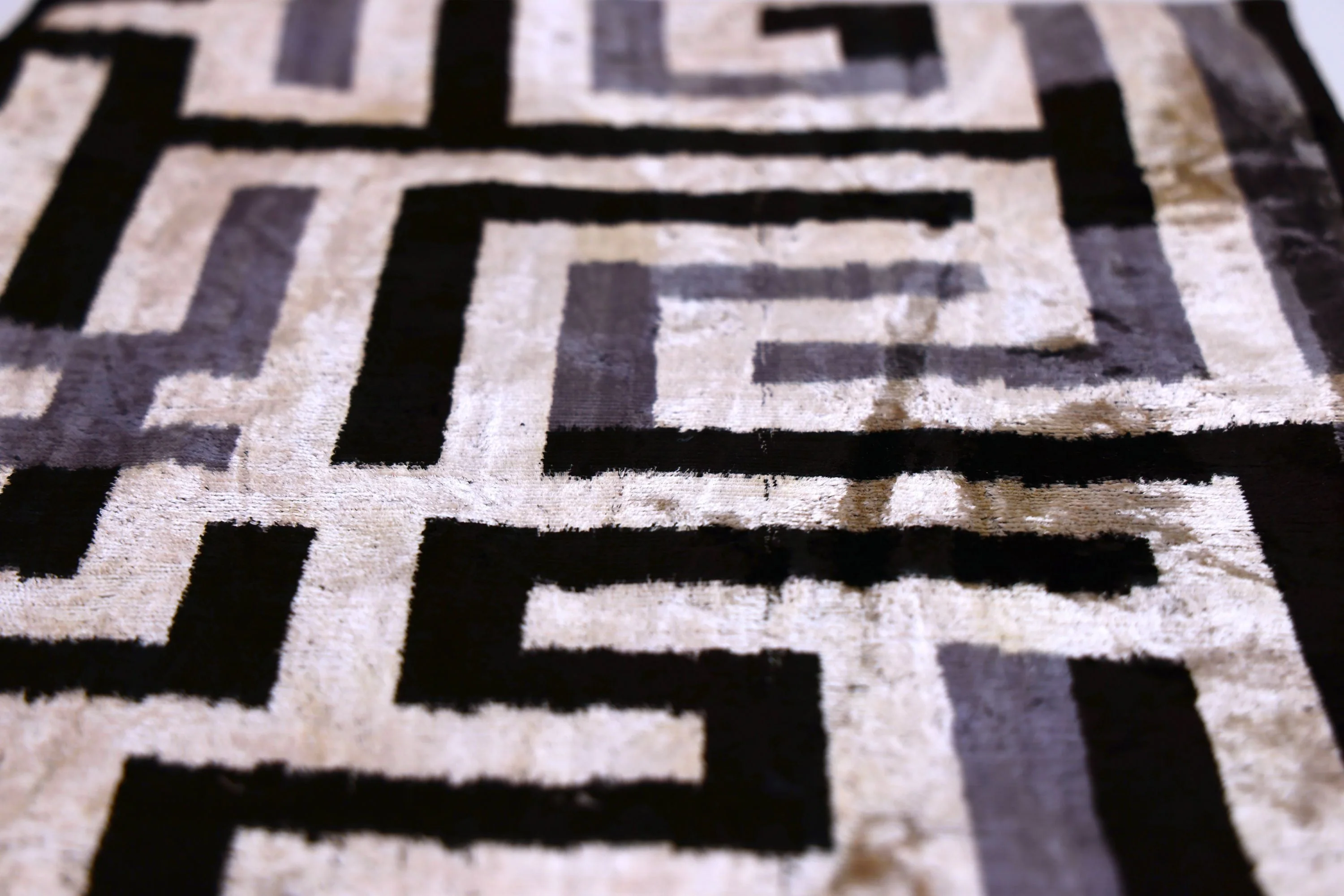 Hand-Knotted Geometric Maze Silk Velvet Pillow - 20x20 Black & Silver - Image 2