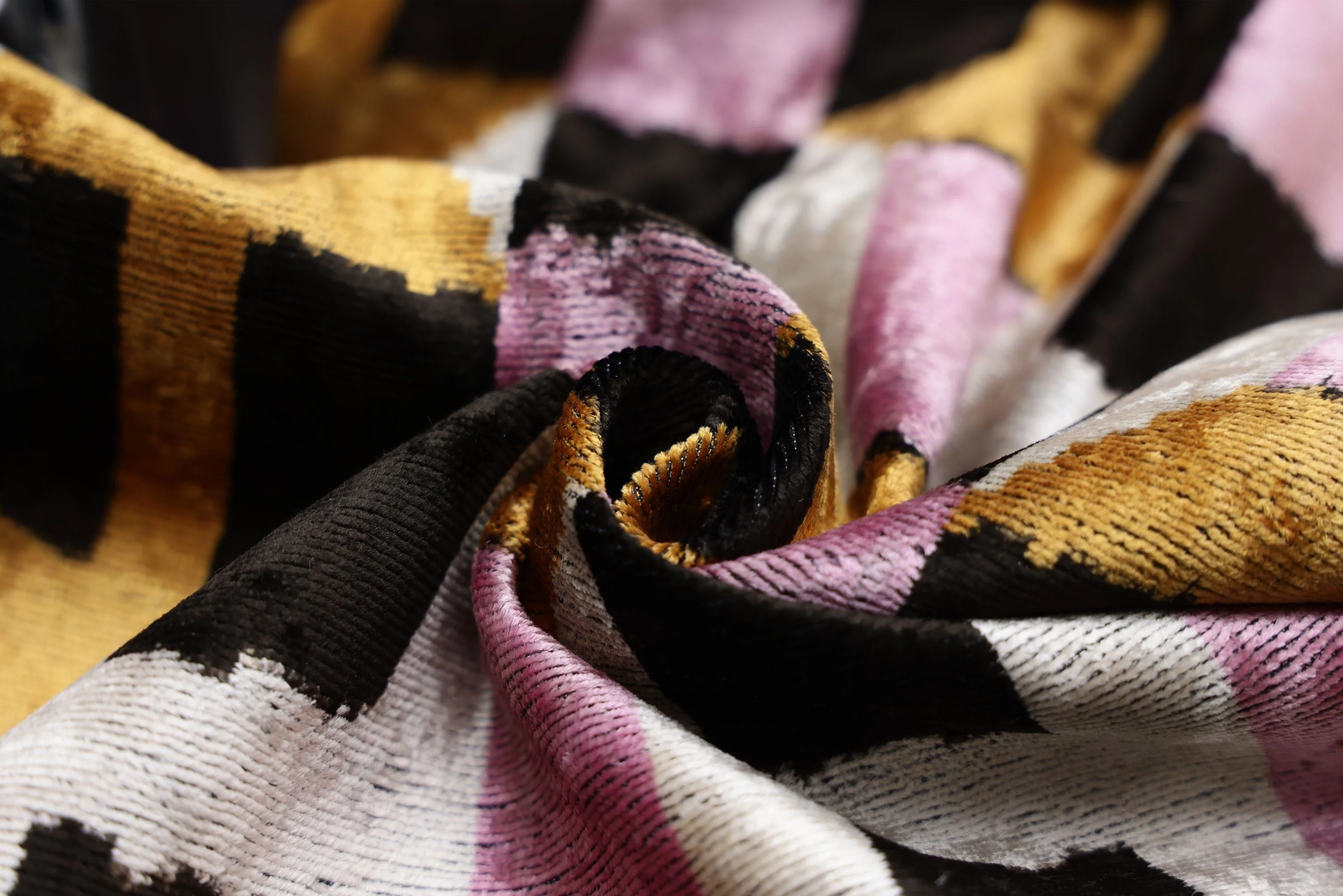 Hand-Knotted Geometric Silk Velvet Lumbar - 16x24 Gold & Lavender - Image 7