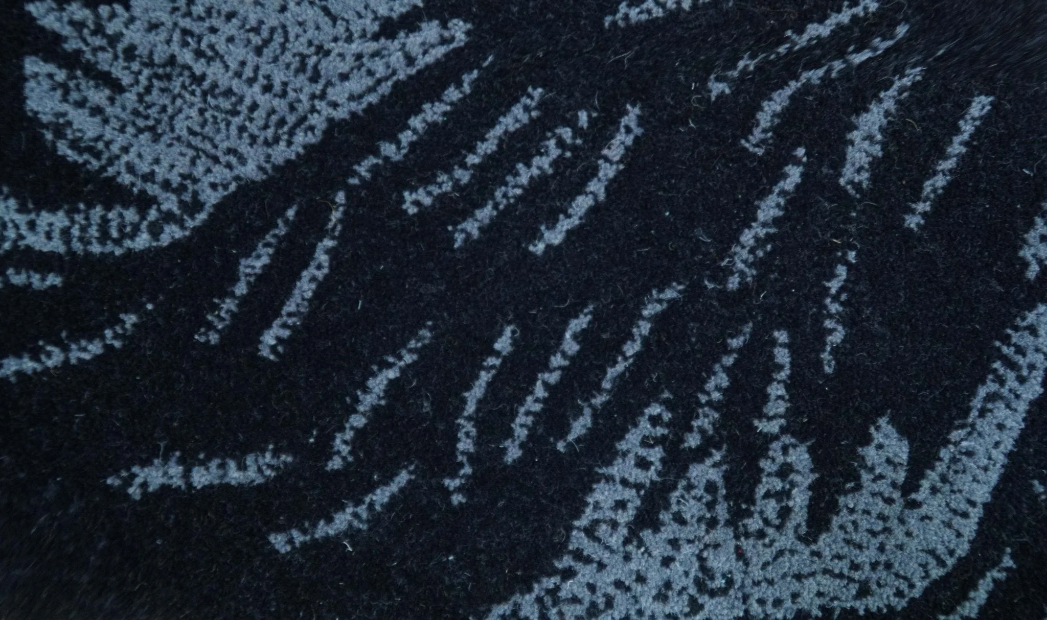 Hand Tufted 2x3 Animal Black Panther Wool Area Rug - Image 5