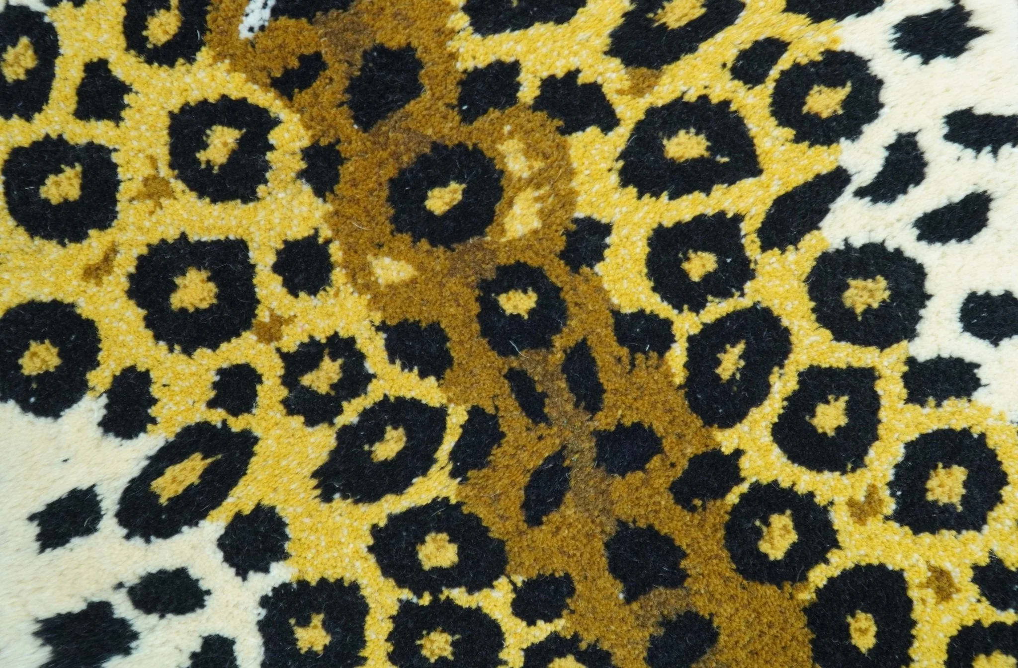 Hand Tufted 2x3 Gold Animal Leopard Wool Area Rug - Image 3