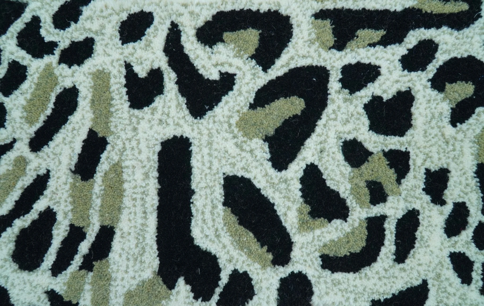 Hand Tufted Animal Cat White And Black 2x3 Wool Area Rug - Image 4
