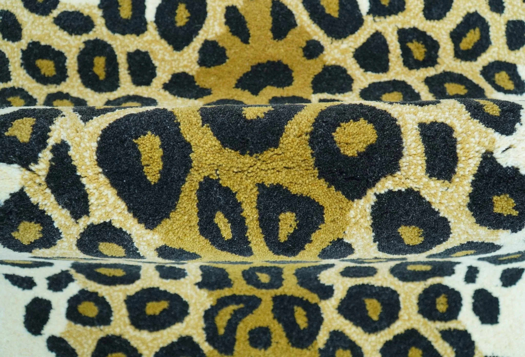 Hand Tufted Animal Leopard Gold And Black 3x5 Wool Area Rug - Image 5