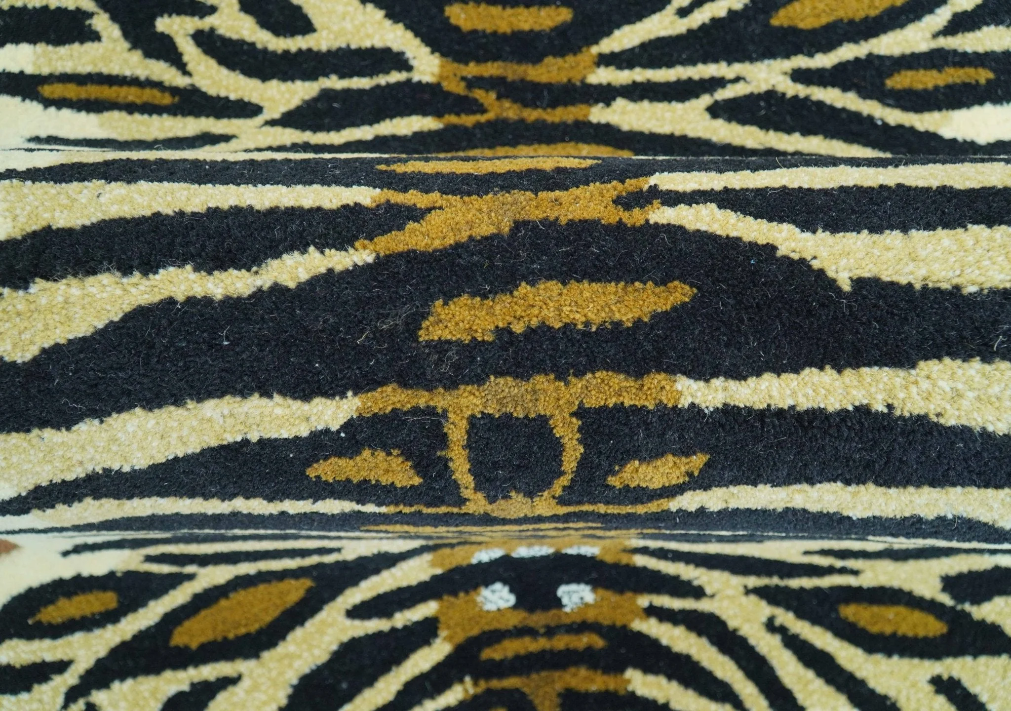 Hand Tufted Animal Tiger Black 3x5 Wool Area Rug - Image 5