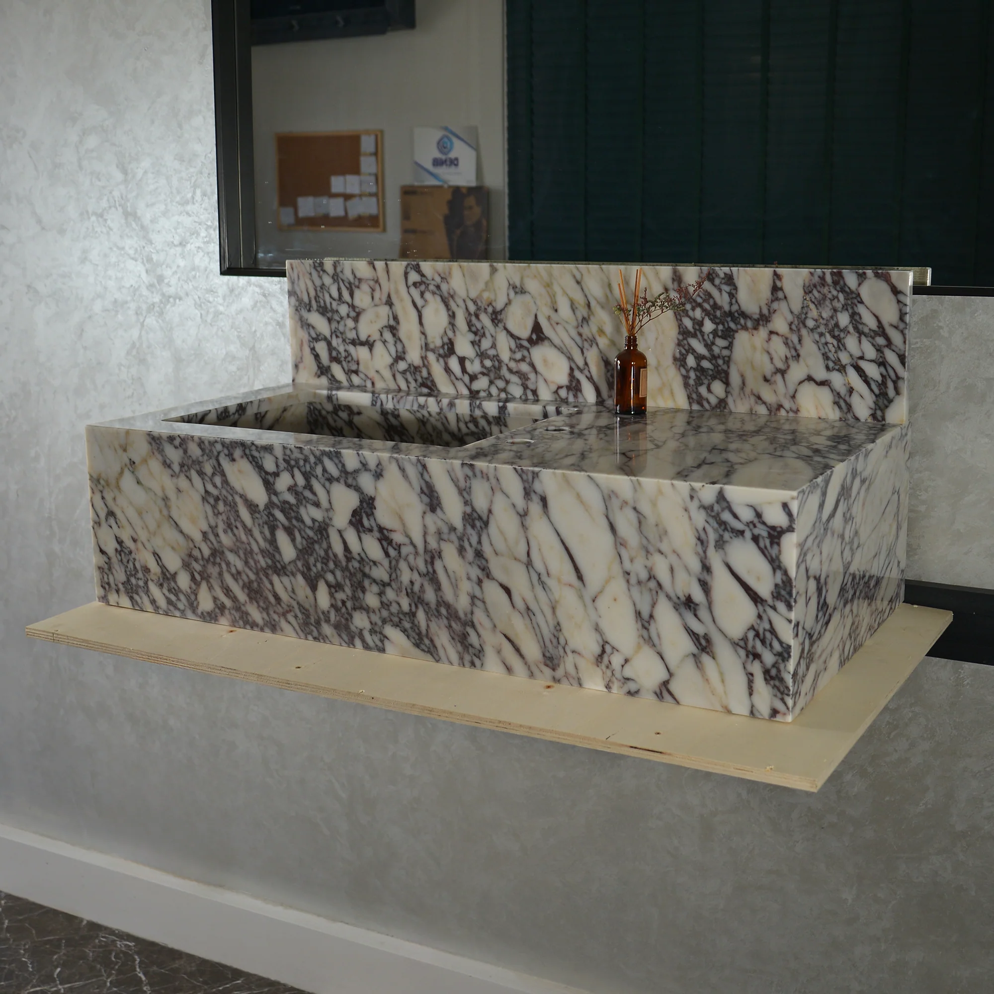 HANDCRAFTED CUSTOM CALACATTA VIOLA MARBLE SINK (NS-096) - Image 4