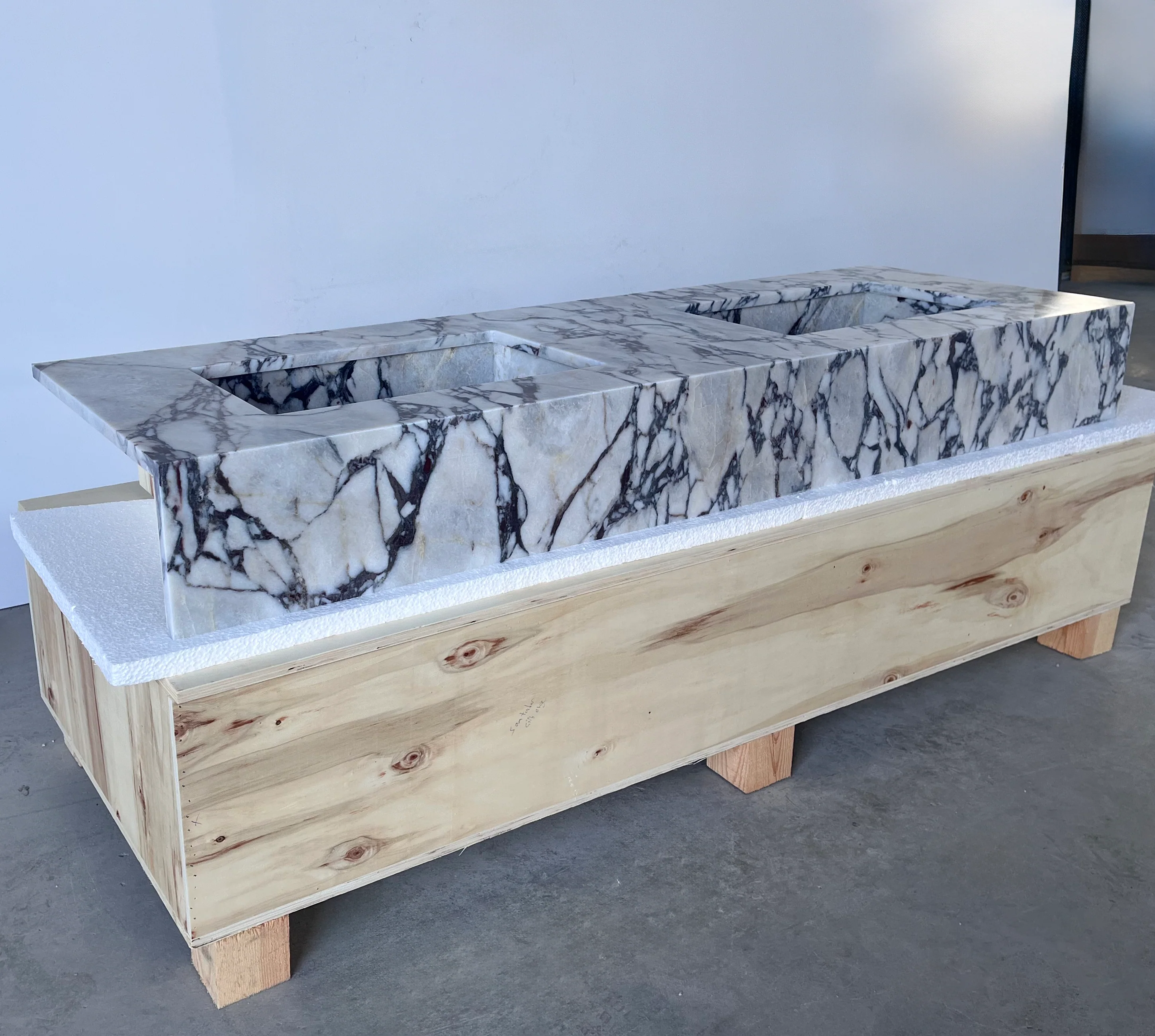 HANDCRAFTED CUSTOM CALACATTA VIOLA MARBLE SINK (NS-160) - Image 2