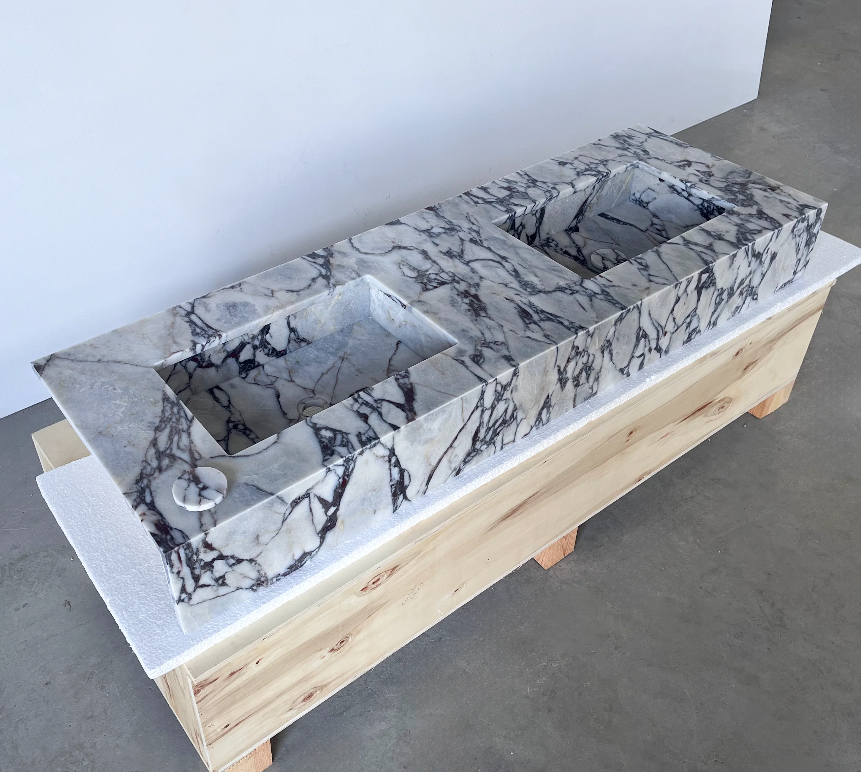 HANDCRAFTED CUSTOM CALACATTA VIOLA MARBLE SINK (NS-160) - Image 7