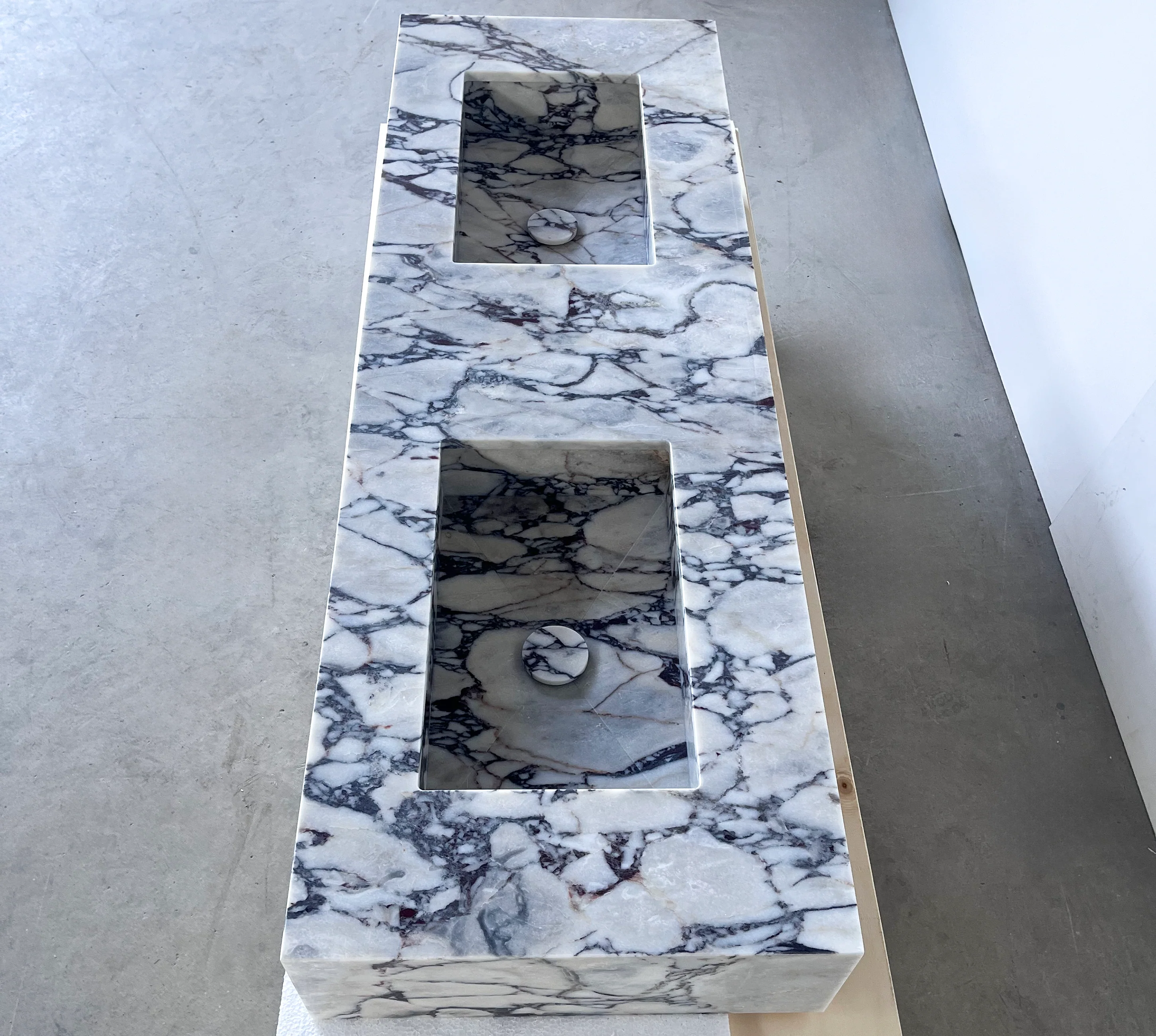 HANDCRAFTED CUSTOM CALACATTA VIOLA MARBLE SINK (NS-160) - Image 9