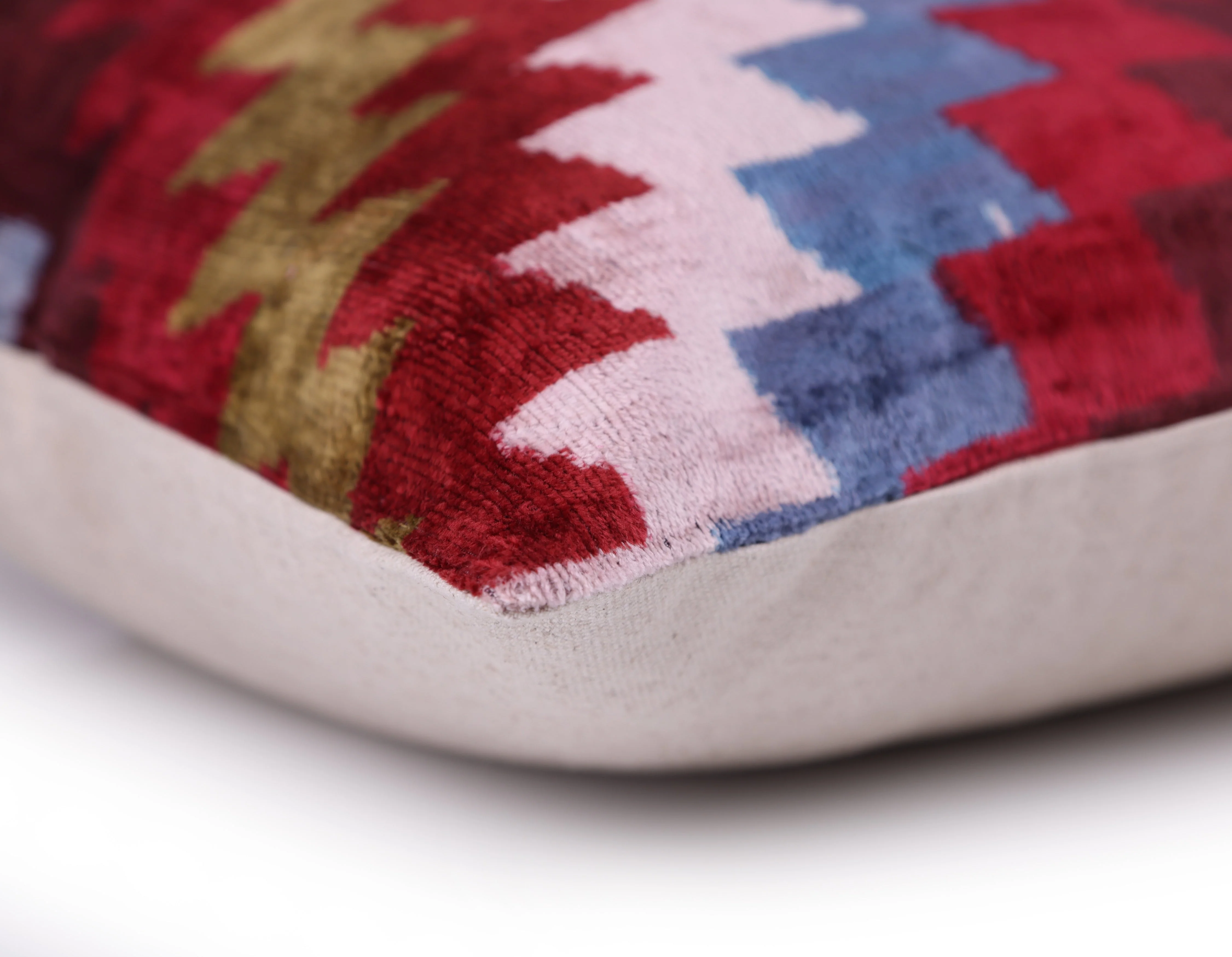 Handmade Velvet Houndstooth Pillow – 20x20" Red & Gold Silk Cushion - Image 8