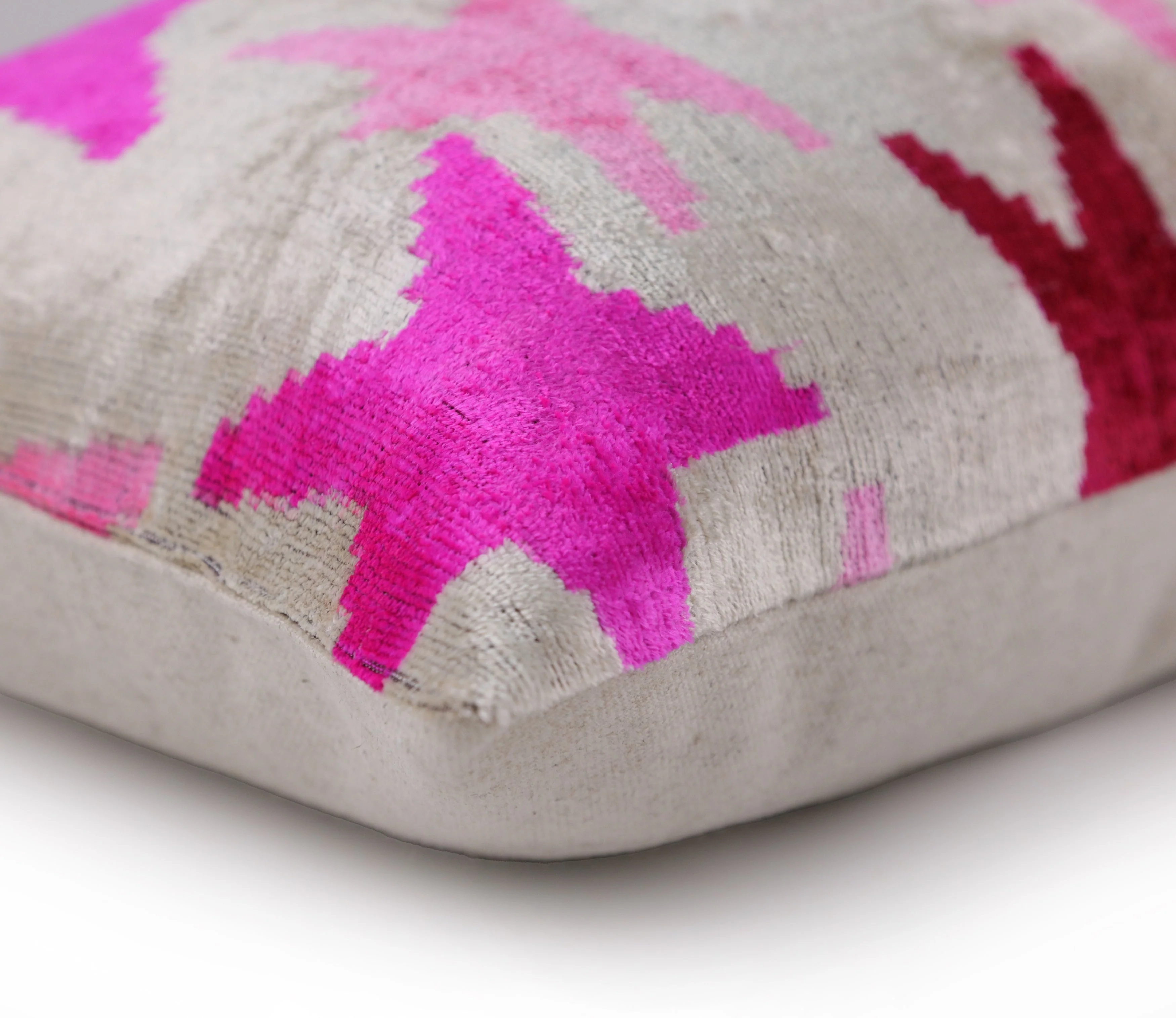 Handmade Velvet Ikat Throw Pillow with insert – Fuchsia Pink Starburst (16x24) - Image 8