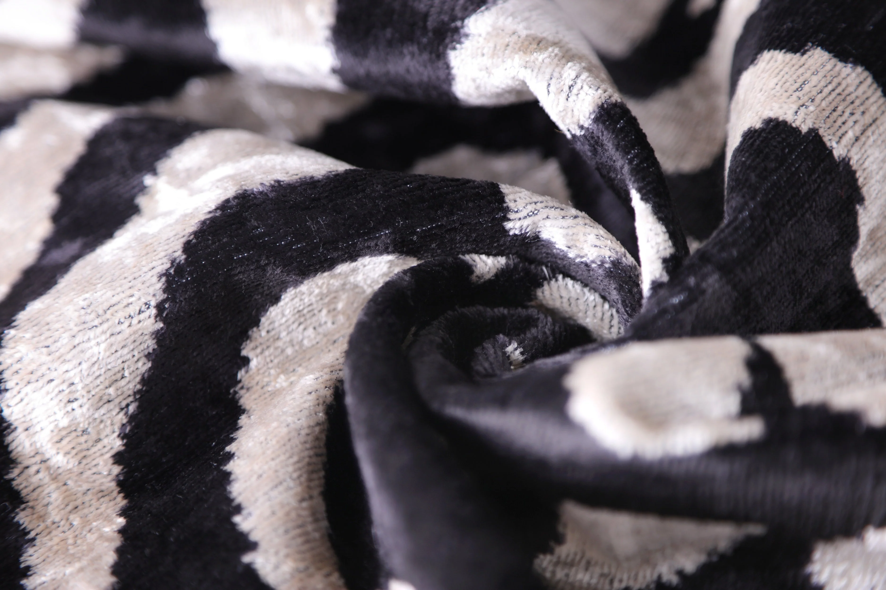 Handmade Velvet Pillow with insert – Black & White Abstract Ikat, 16x24" - Image 2