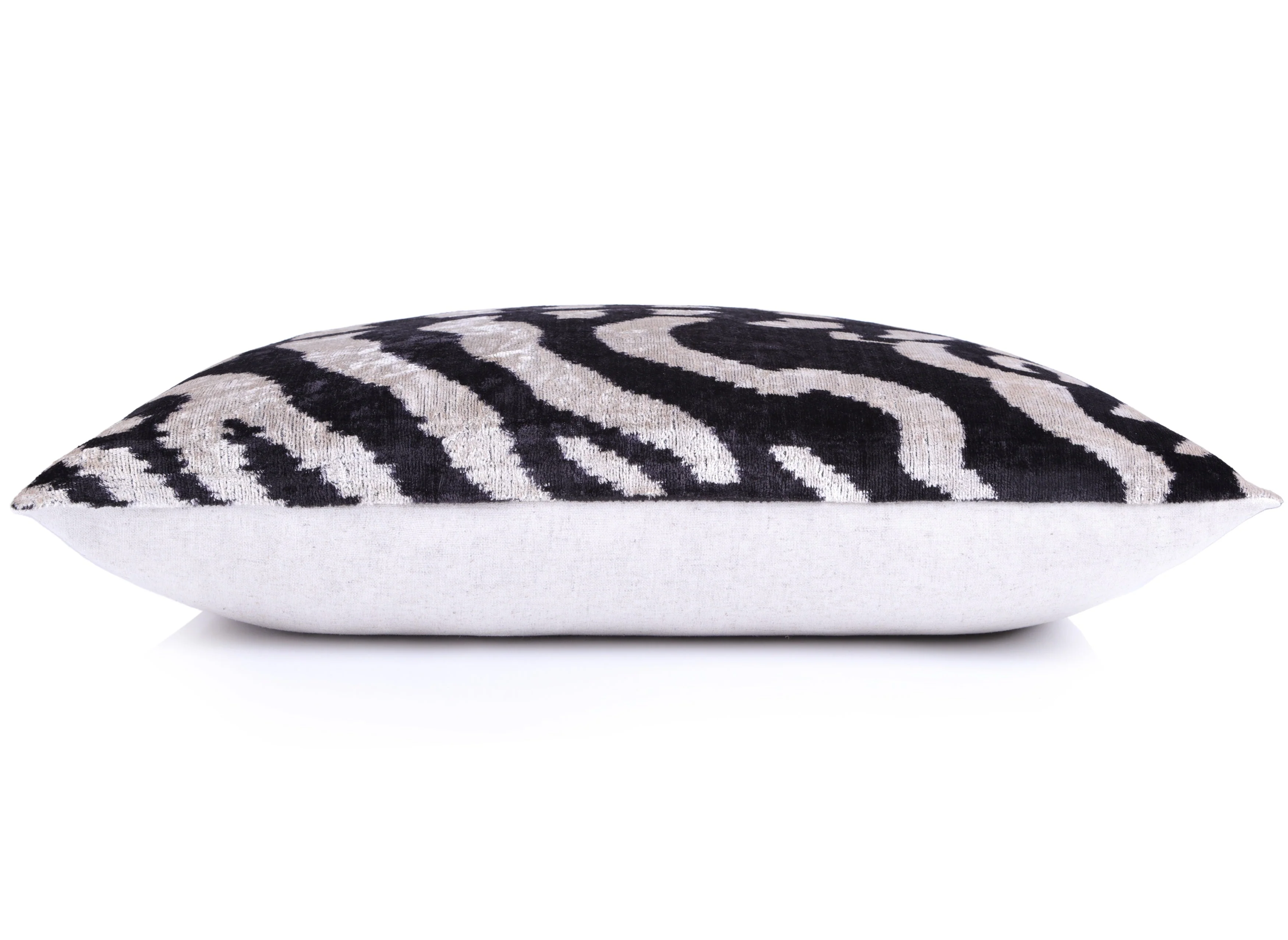 Handmade Velvet Pillow with insert – Black & White Abstract Ikat, 16x24" - Image 4