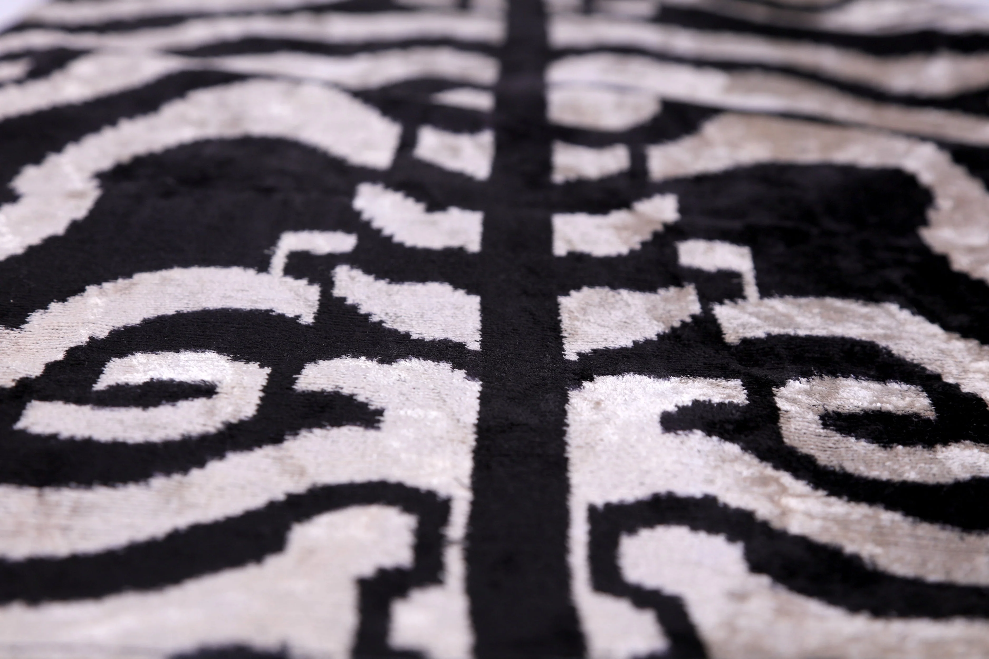 Handmade Velvet Pillow with insert – Black & White Abstract Ikat, 16x24" - Image 7