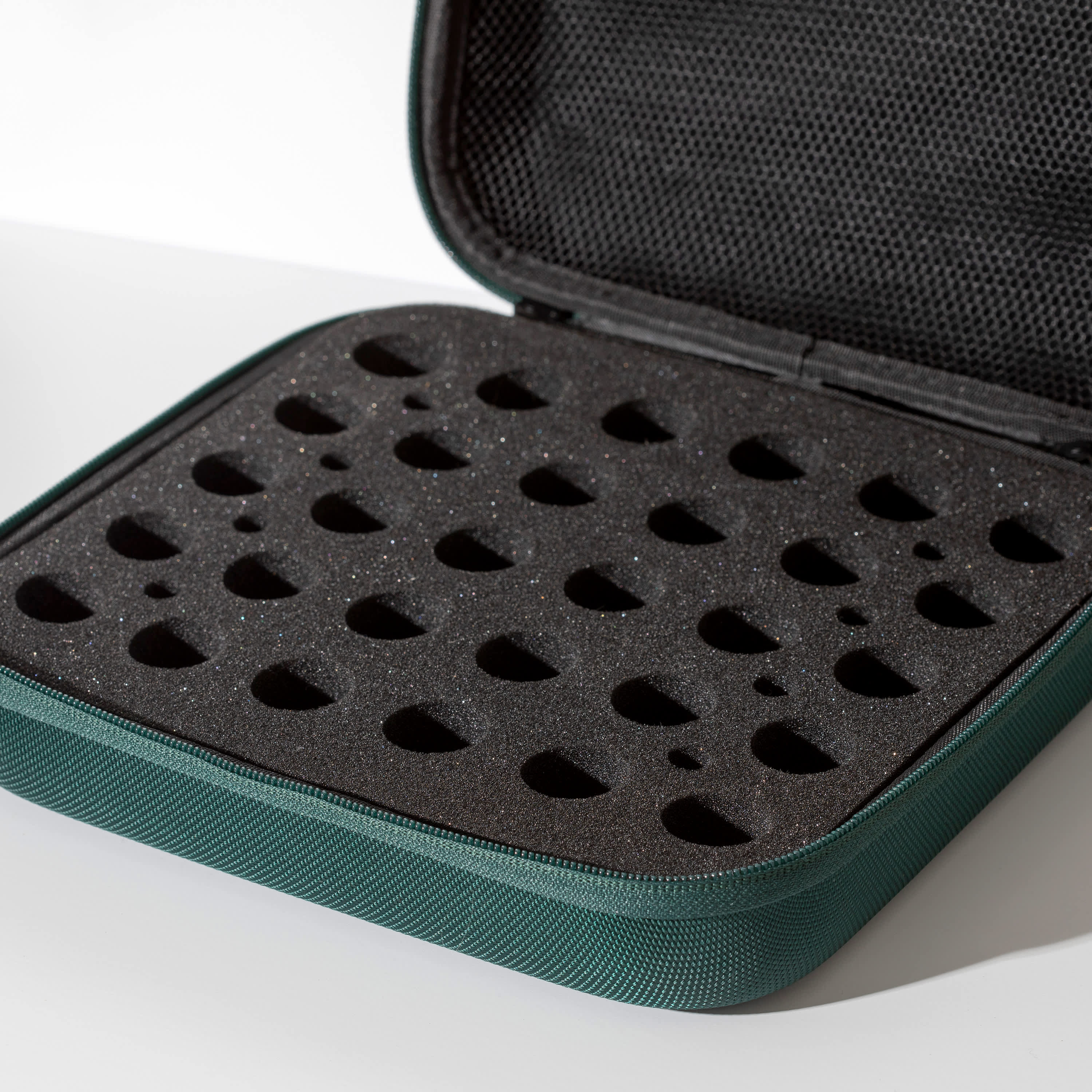 Hard-Top Carrying Case Large Dark Green (30 Count) - Image 5