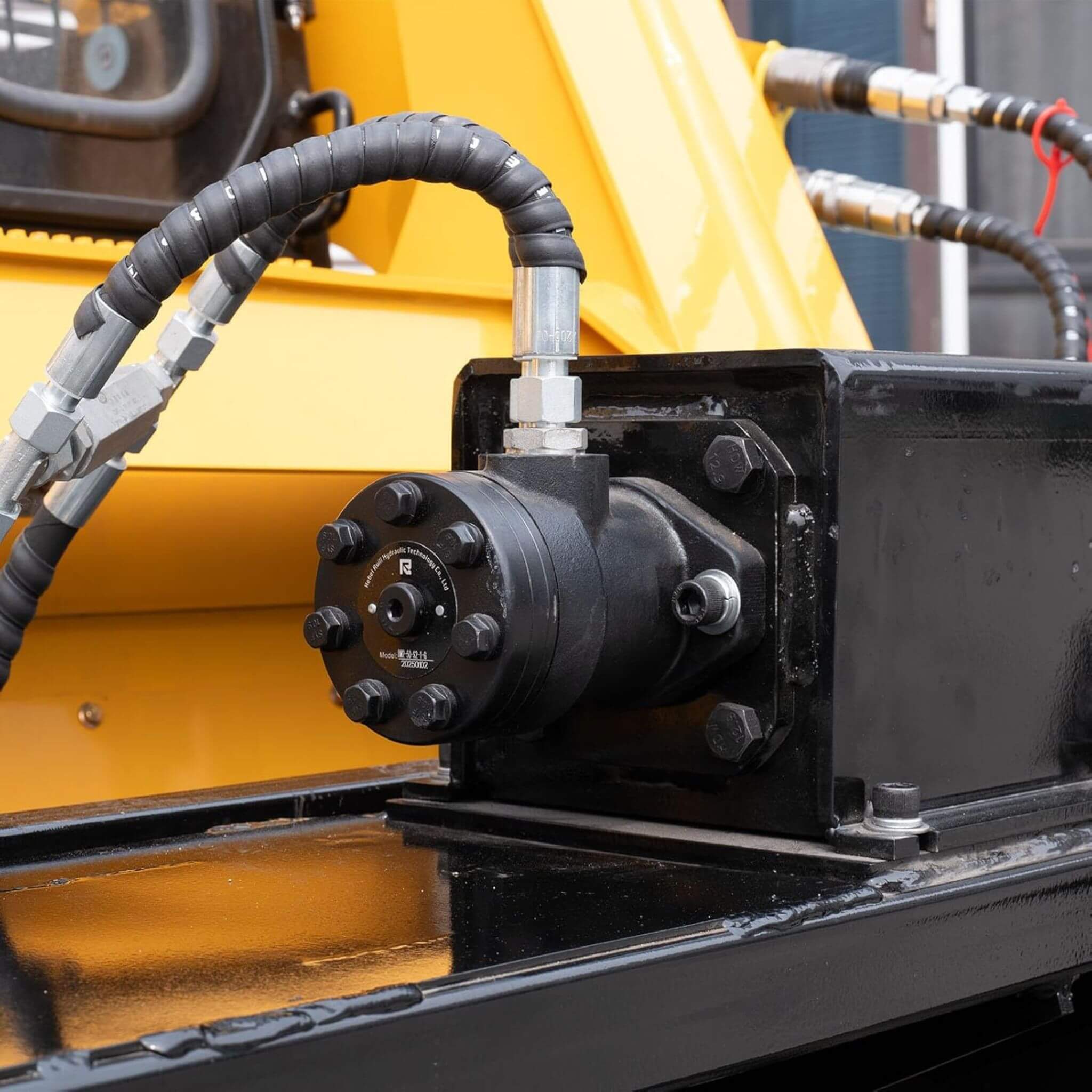 Heavy-Duty 60-Inch Topsoil Screening Skid Steer Bucket Attachment (SAK10294) - Image 5