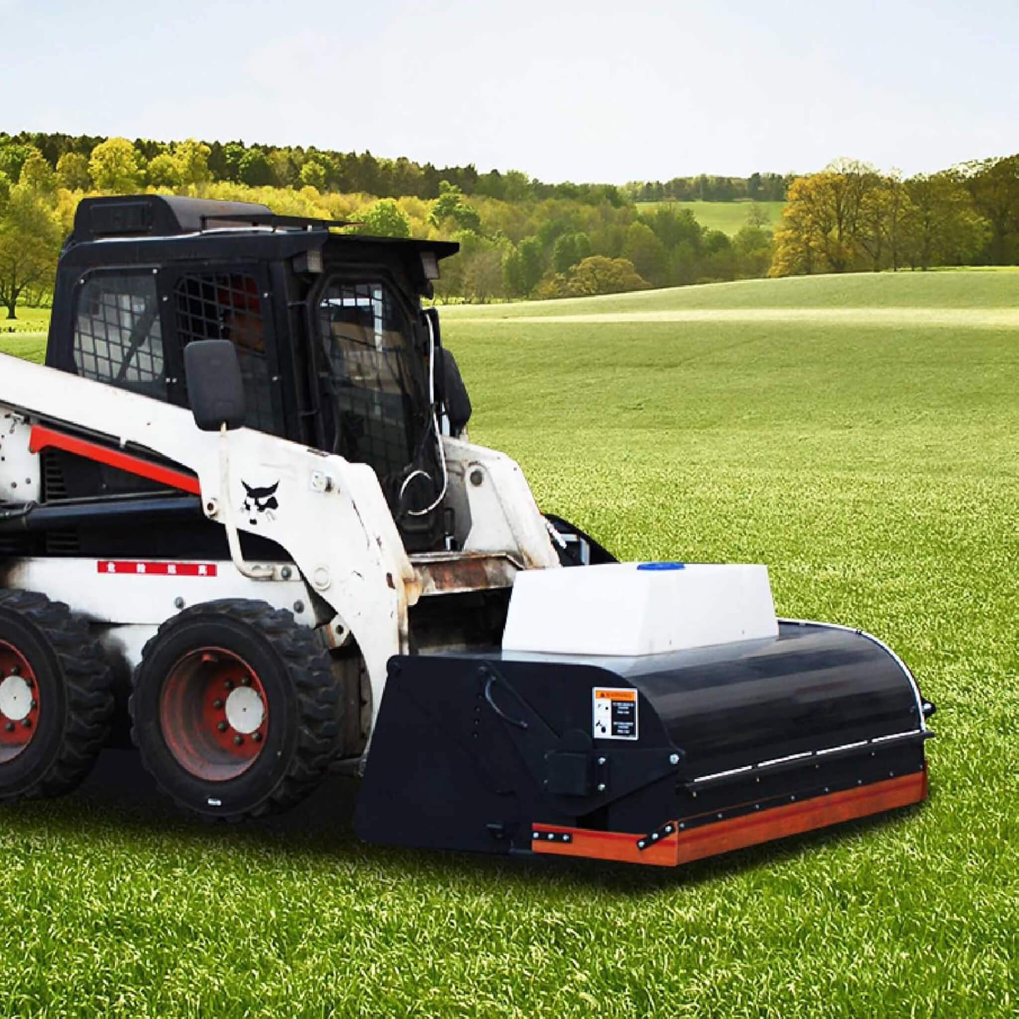 Heavy-Duty 72-Inch Hydraulic Drive Broom Sweeper Skid Steer Attachment With Water Tank (SAK80614) - Image 3