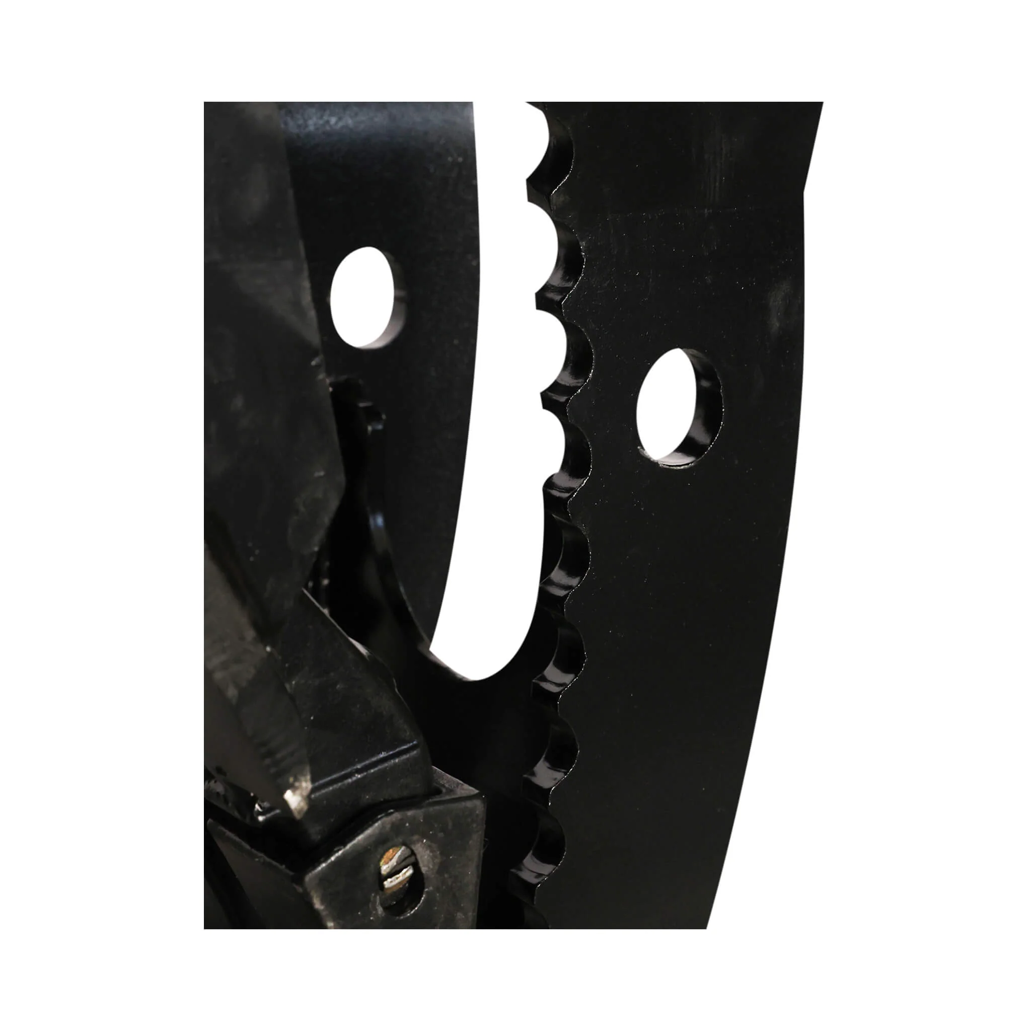 Heavy-Duty Universal Skid Steer Backhoe Digger Bucket Attachment With Universal Quick Attach Plate (SAK26714) - Image 7