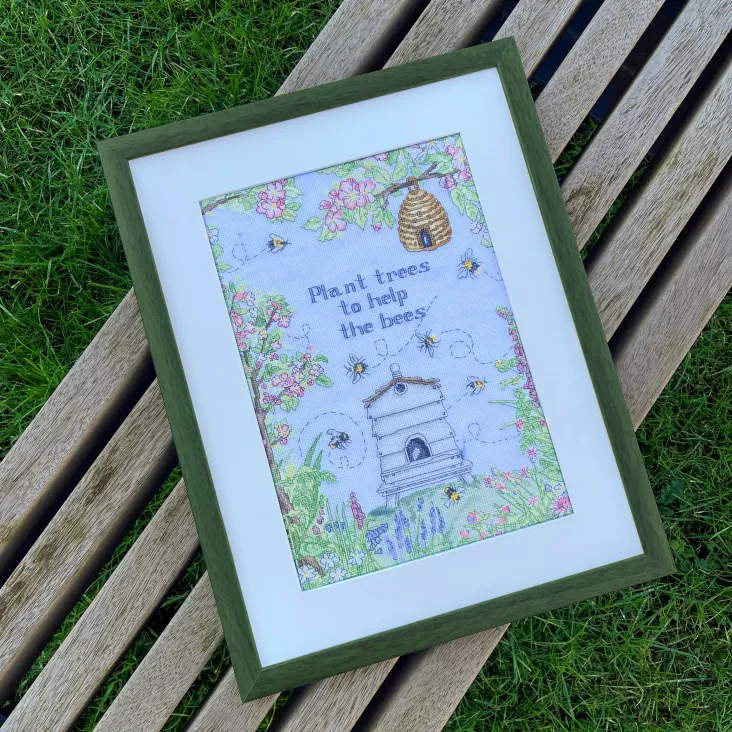 Help The Bees XAL15 Counted Cross Stitch Kit - Image 2