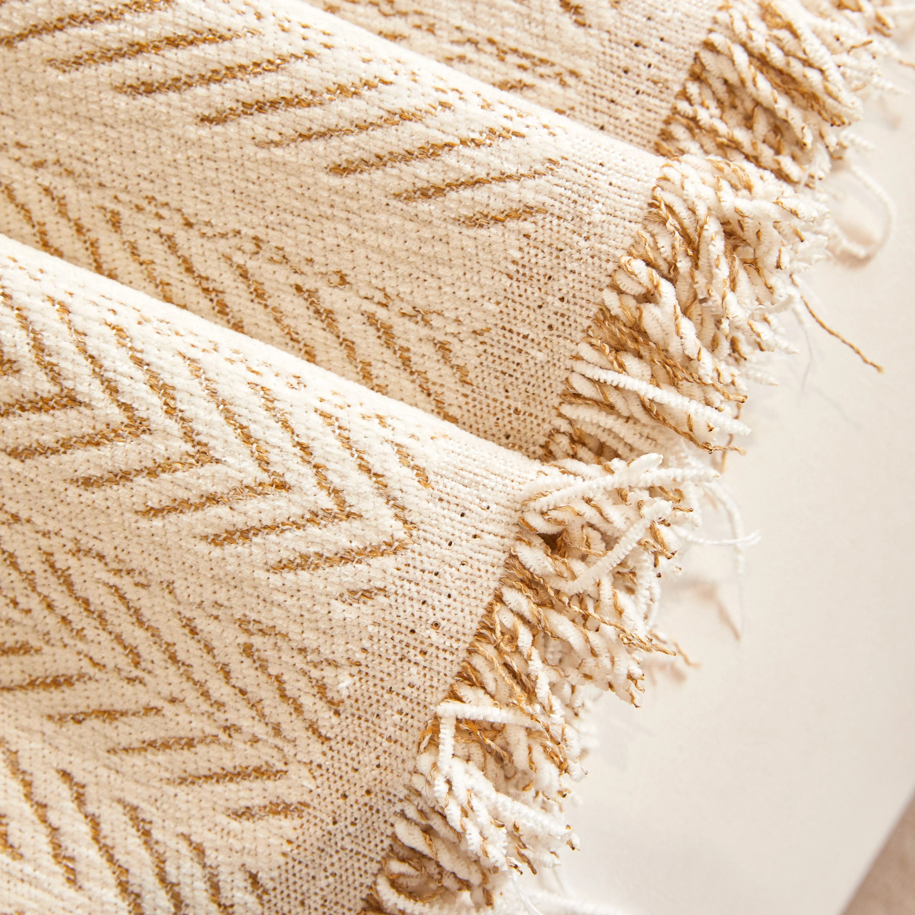 Herringbone Chenille Couch Cover Blanket Soft Durable Throw Sofa Protector with Tassel - Image 4