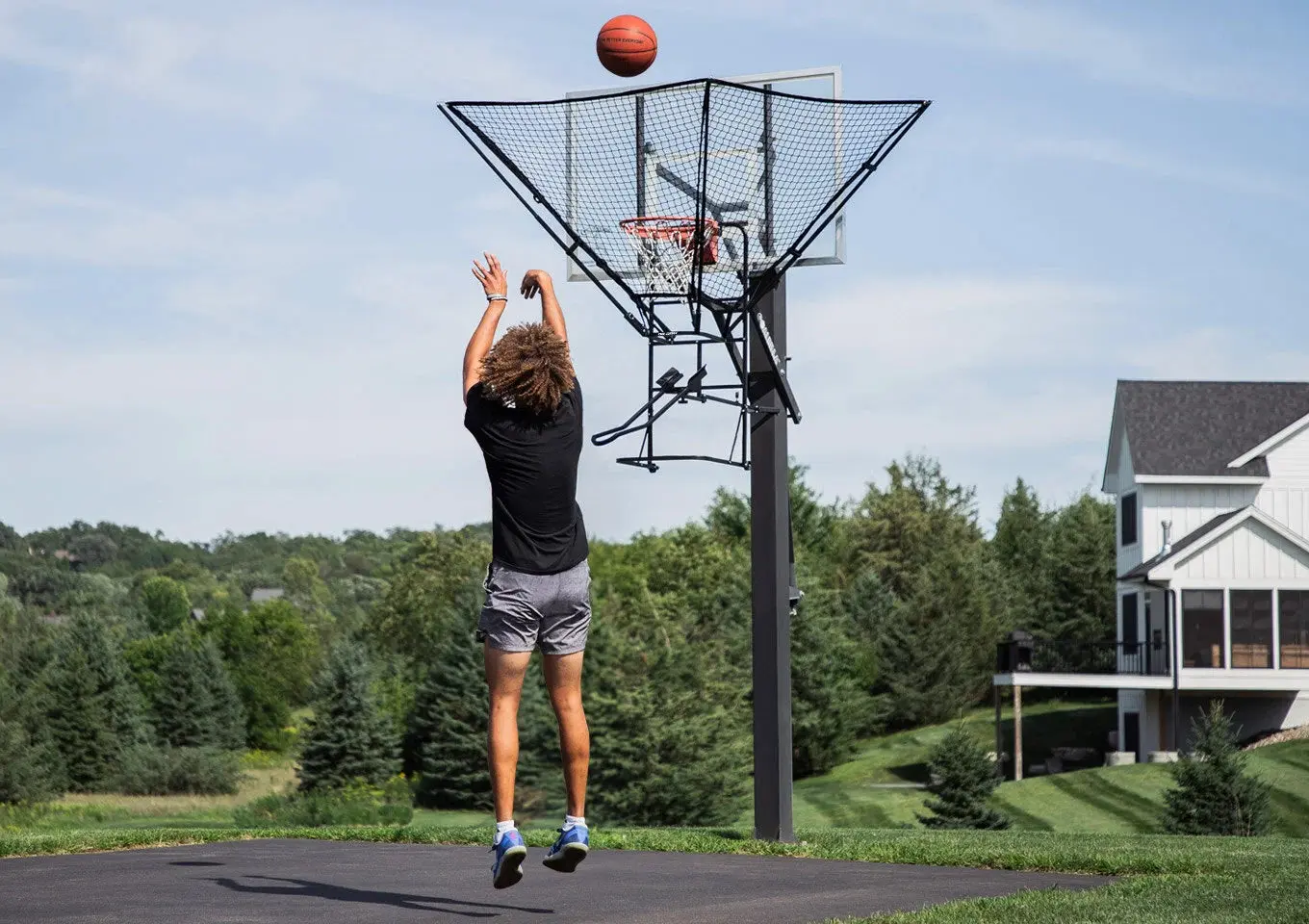 IC3 Basketball Shooting Machine Rebounder - Image 2