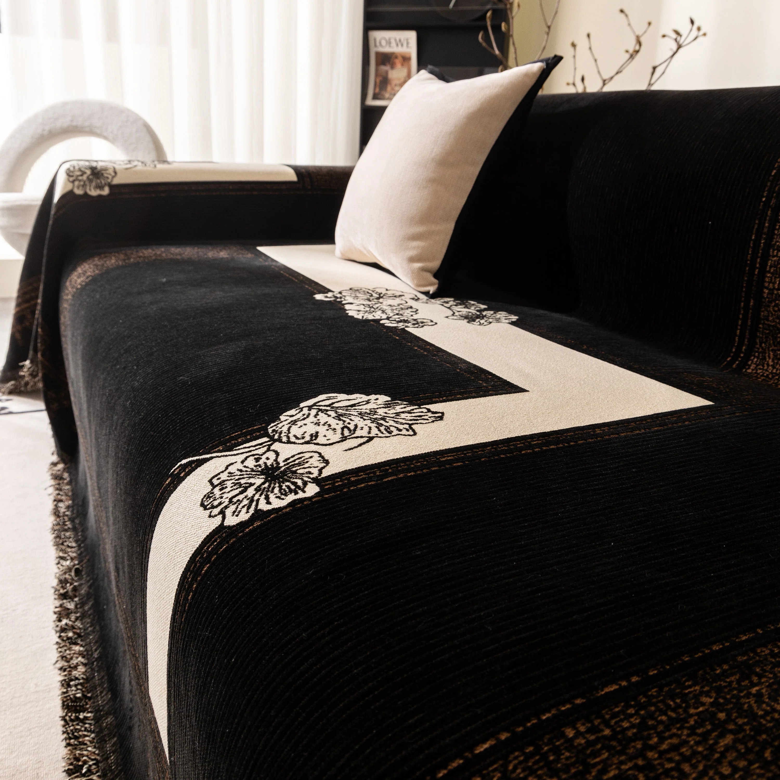 Jacquard Floral Band Sofa Cover with Tassels, Thick Textured Couch Throw Blanket - Image 38
