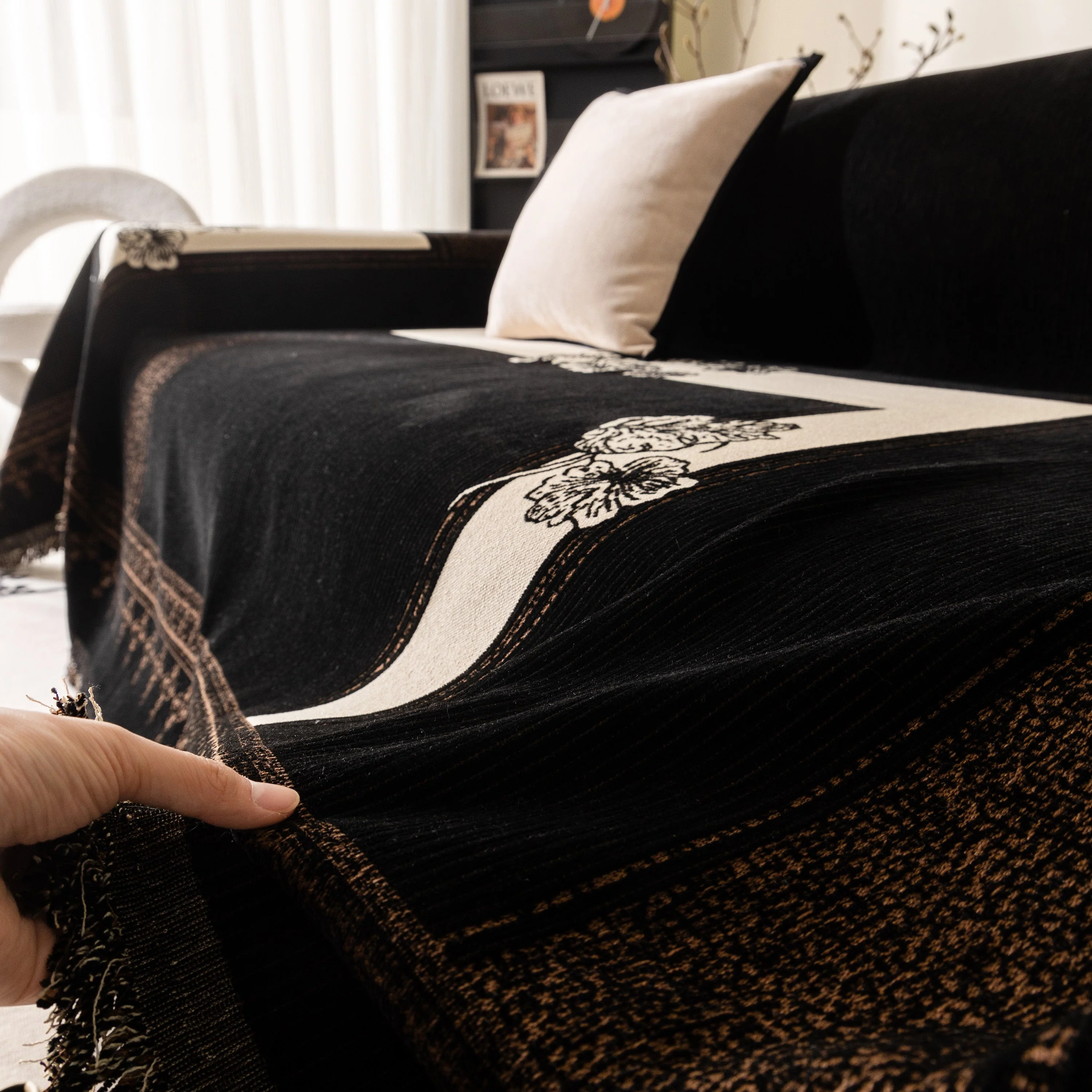 Jacquard Floral Band Sofa Cover with Tassels, Thick Textured Couch Throw Blanket - Image 51