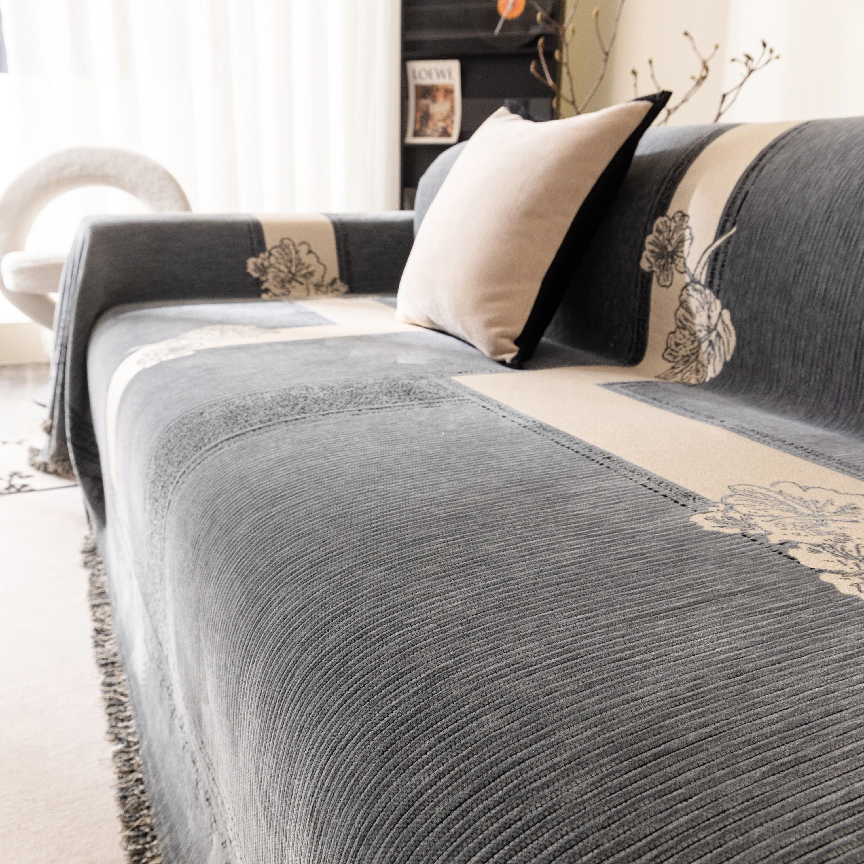 Jacquard Floral Band Sofa Cover with Tassels, Thick Textured Couch Throw Blanket - Image 76