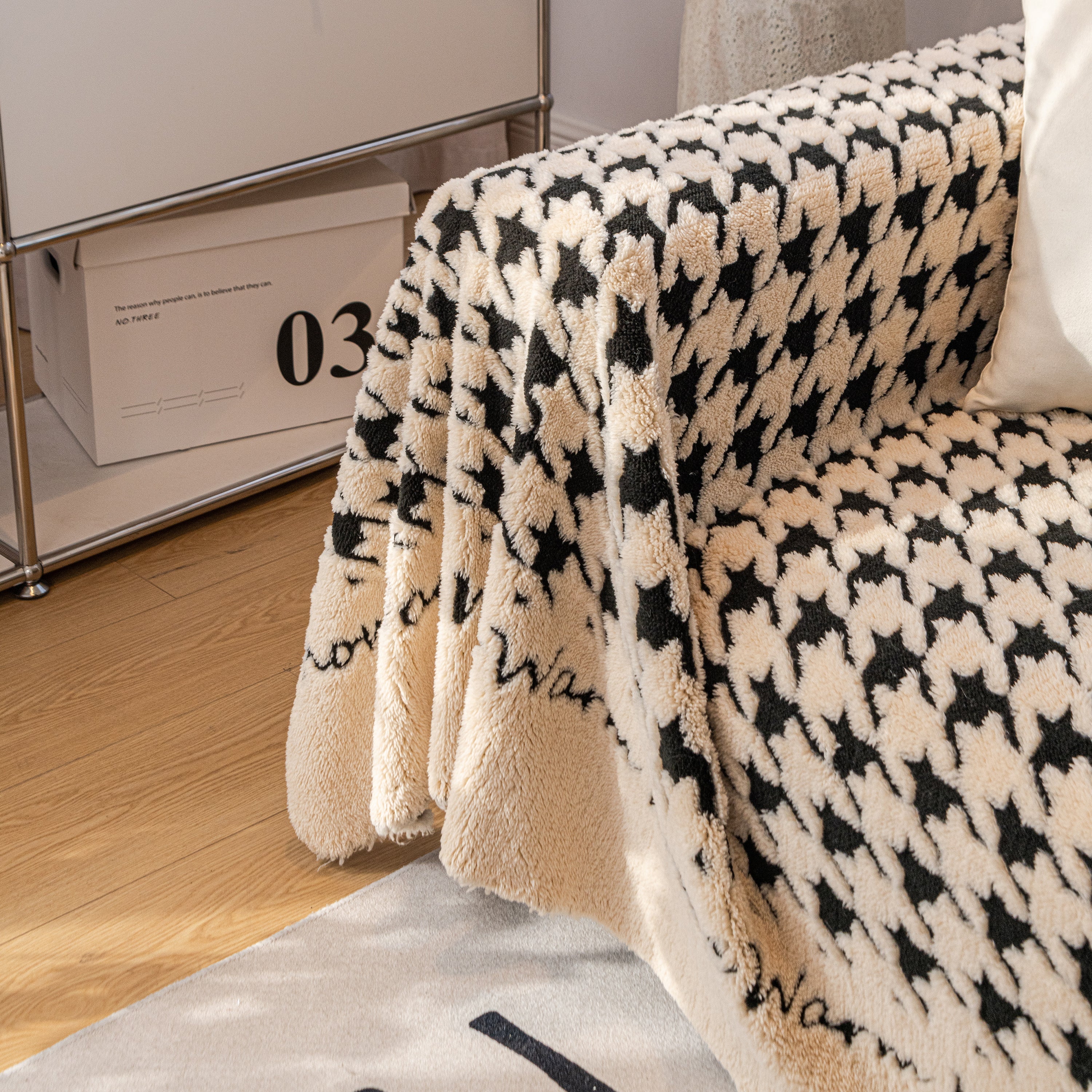 Jacquard Plush Houndstooth Sofa Throw Cover, Cover Throws for Sofas, Stylish Living Room Throws - Image 38