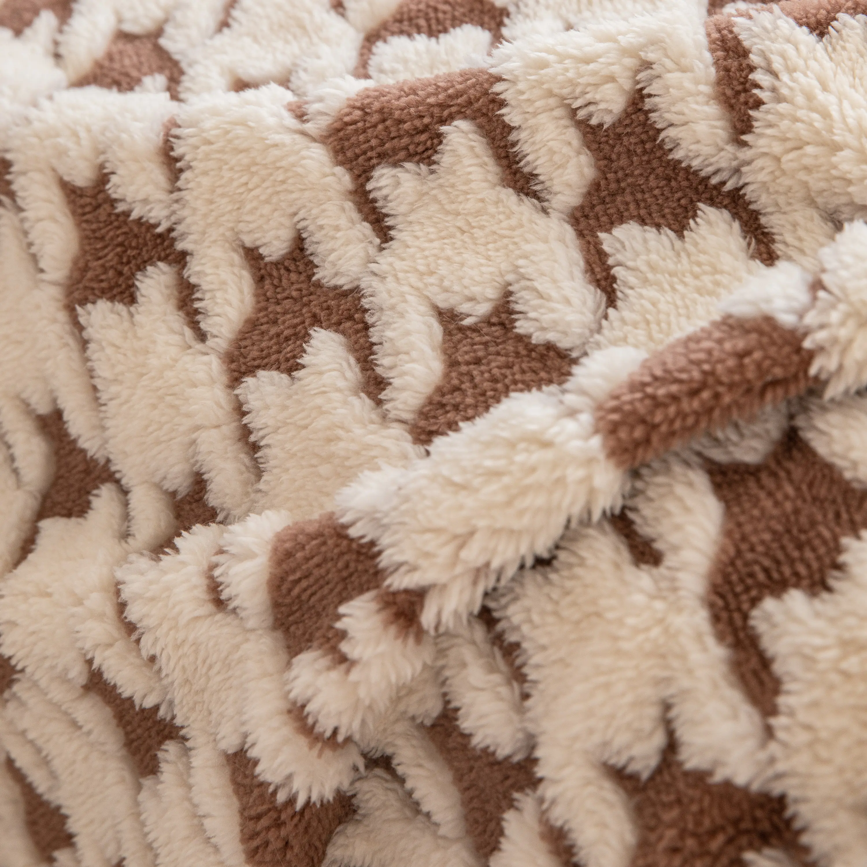 Jacquard Plush Houndstooth Sofa Throw Cover, Cover Throws for Sofas, Stylish Living Room Throws - Image 4