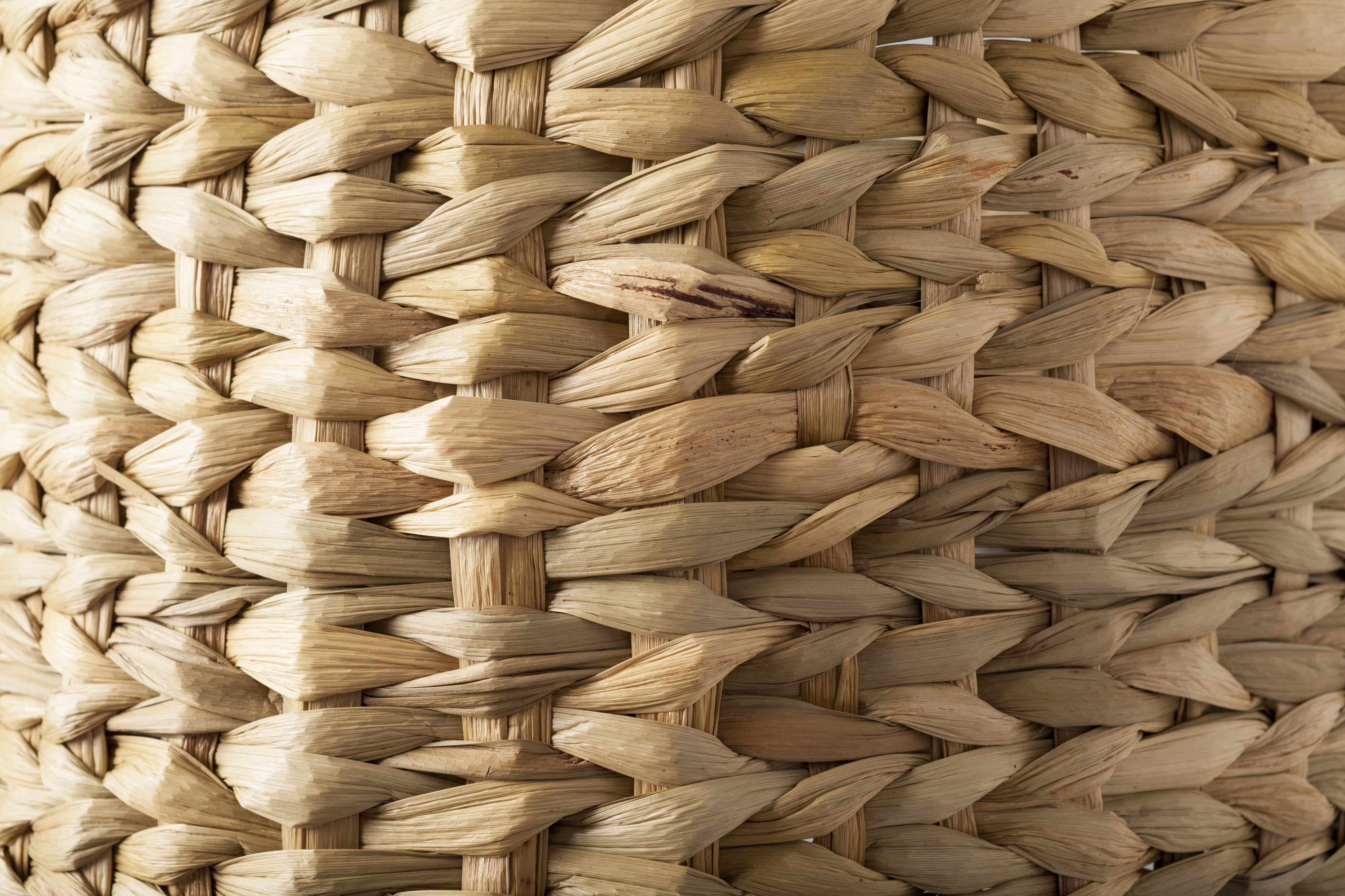 Kabankalan Seagrass Resin Table Lamp - Image 6
