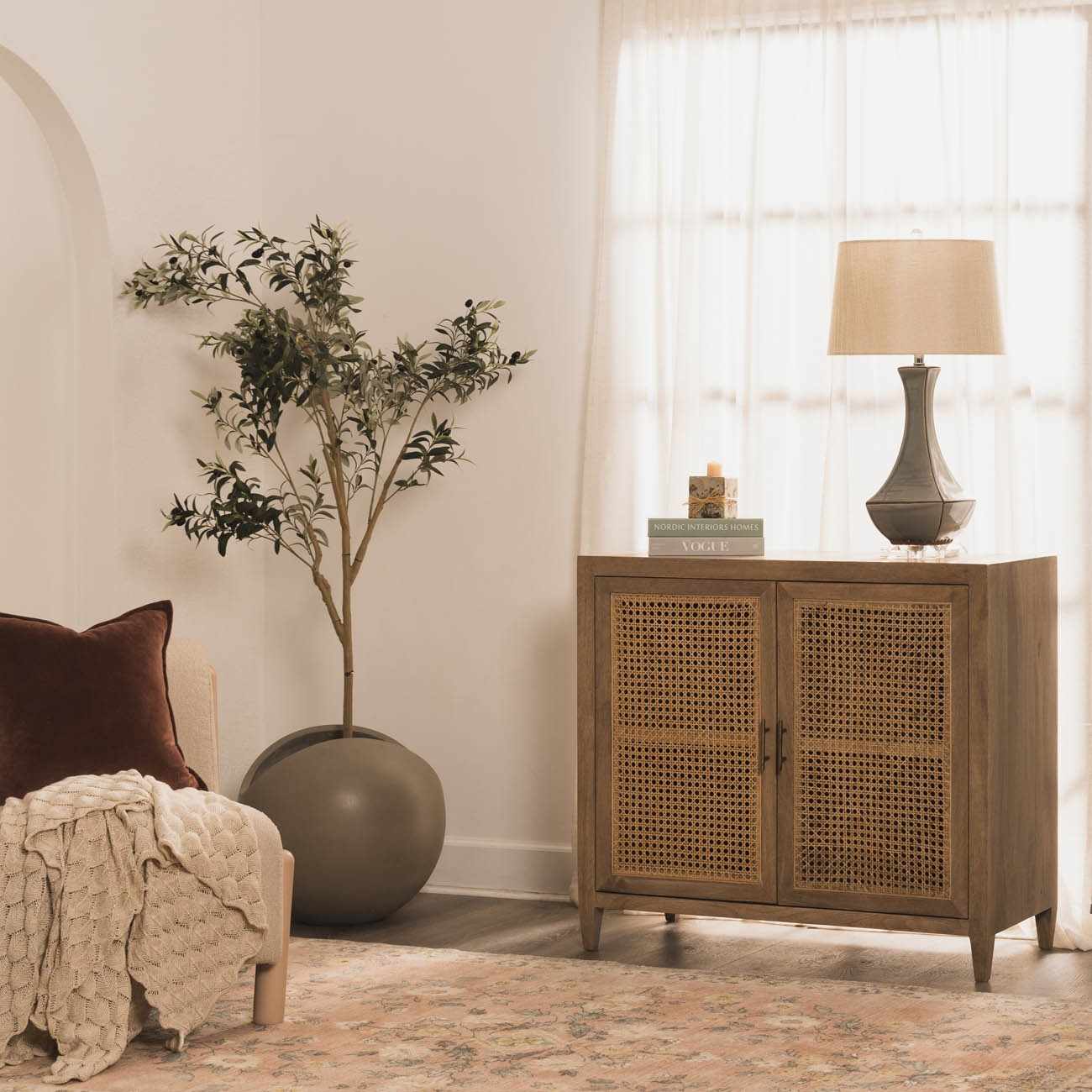 Kalilangan Gray Ceramic Table Lamp - Image 2