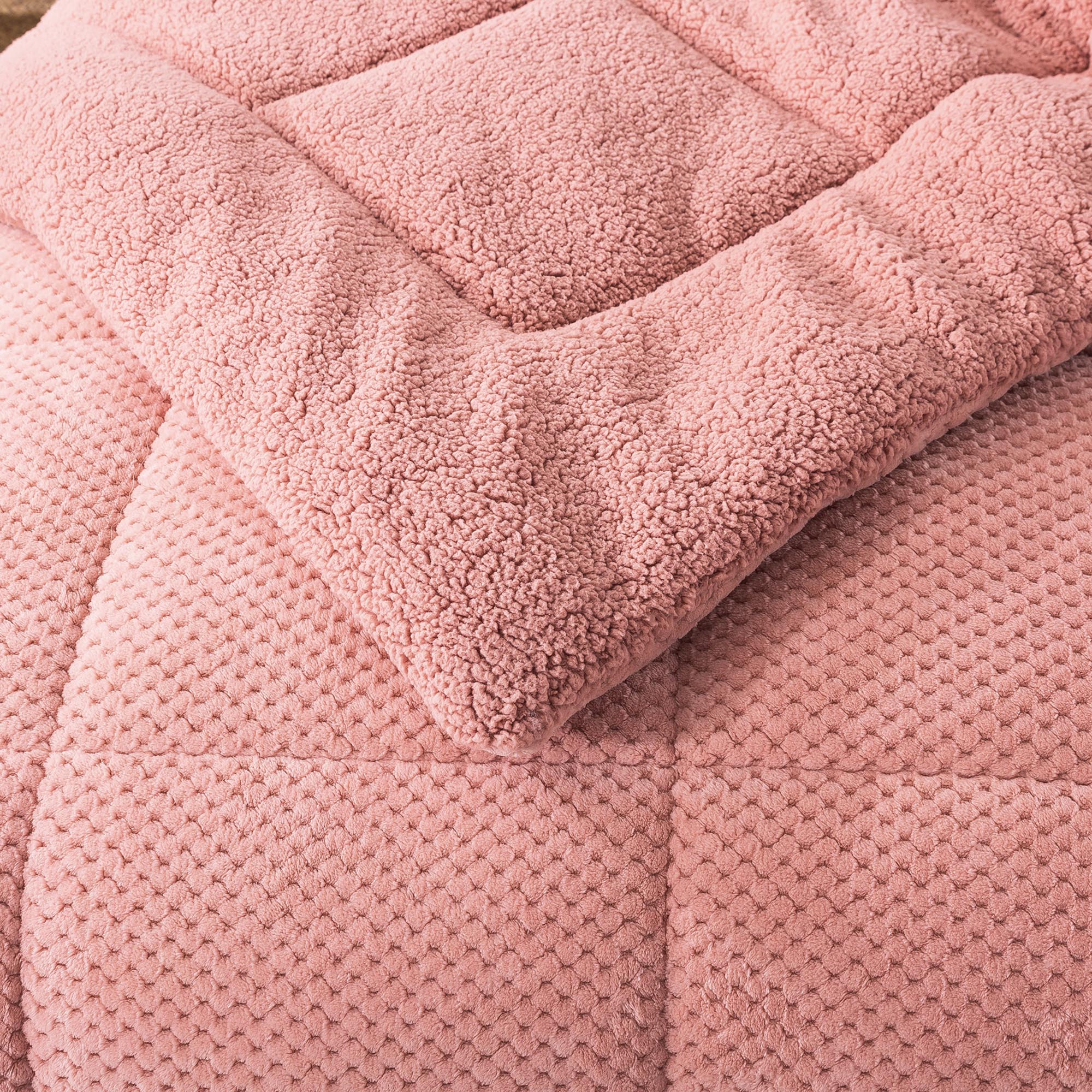 Kasentex Ultra Soft All Season Reversible Plush Sherpa Lined Comforter, Twin, Queen, King - Image 9