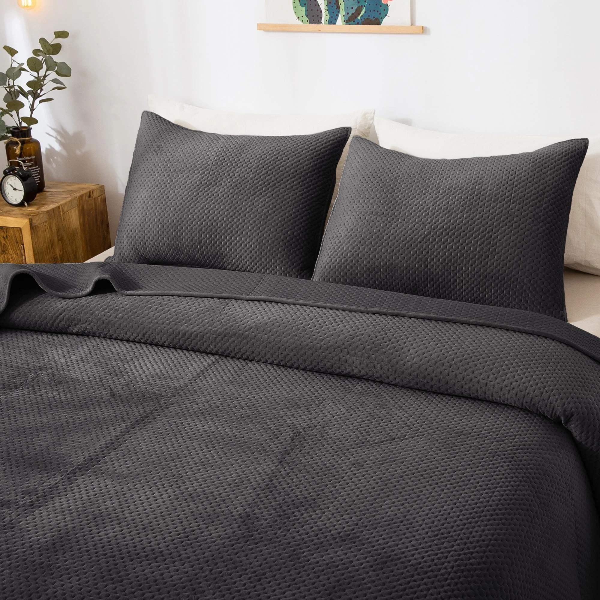 Kasentex Ultra Soft Plush Poly-Velvet Quilt Set, Queen, King, Room Decor, Graduation Gifts, Fathers Day Gift - Image 3