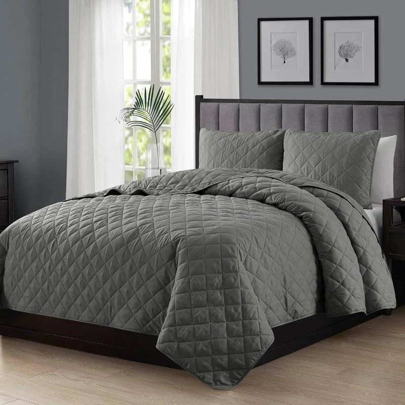 King/CAL King 3-Piece Dark Grey Polyester Microfiber Diamond Quilted Quilt Set - Image 2