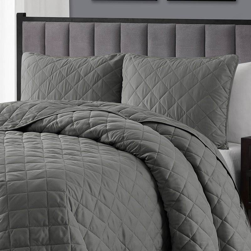 King/CAL King 3-Piece Dark Grey Polyester Microfiber Diamond Quilted Quilt Set - Image 3