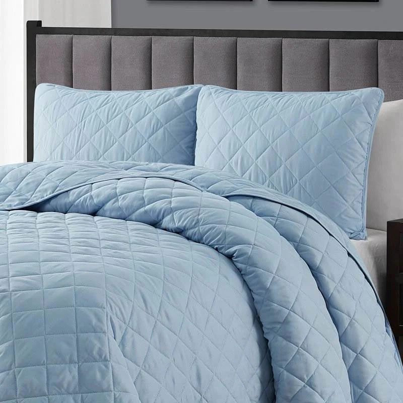 King/CAL King 3-Piece Light Blue Microfiber Reversible Diamond Quilt Set - Image 3